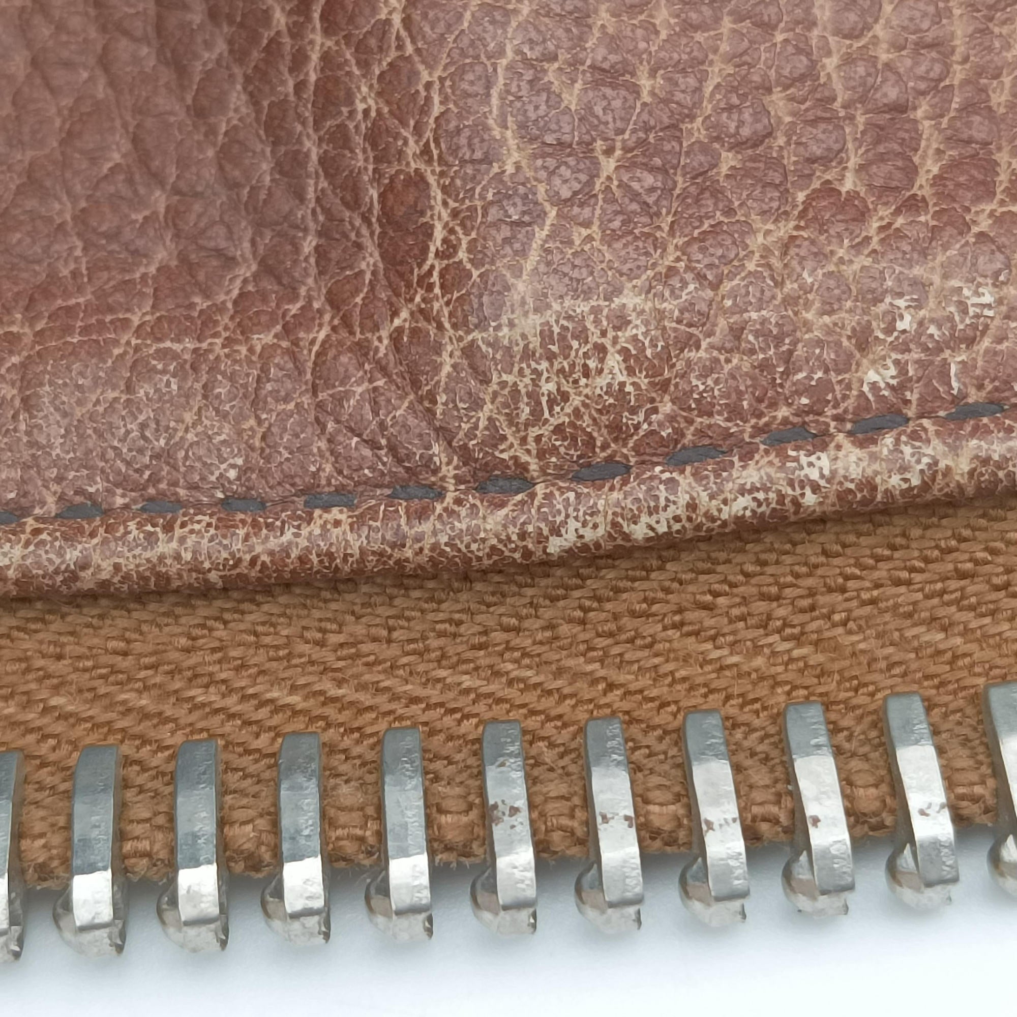 Pre-owned Gucci Medium Bamboo Brown canvas×leather 232959 handbag | stylenewstar