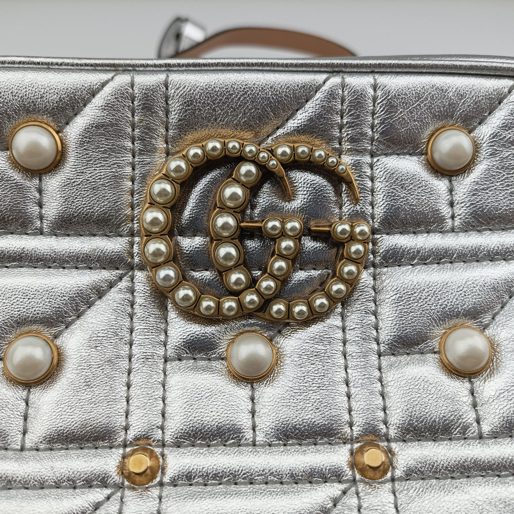 Pre-owned Gucci GG Marmont Silver Leather 447632 shoulderbag | stylenewstar