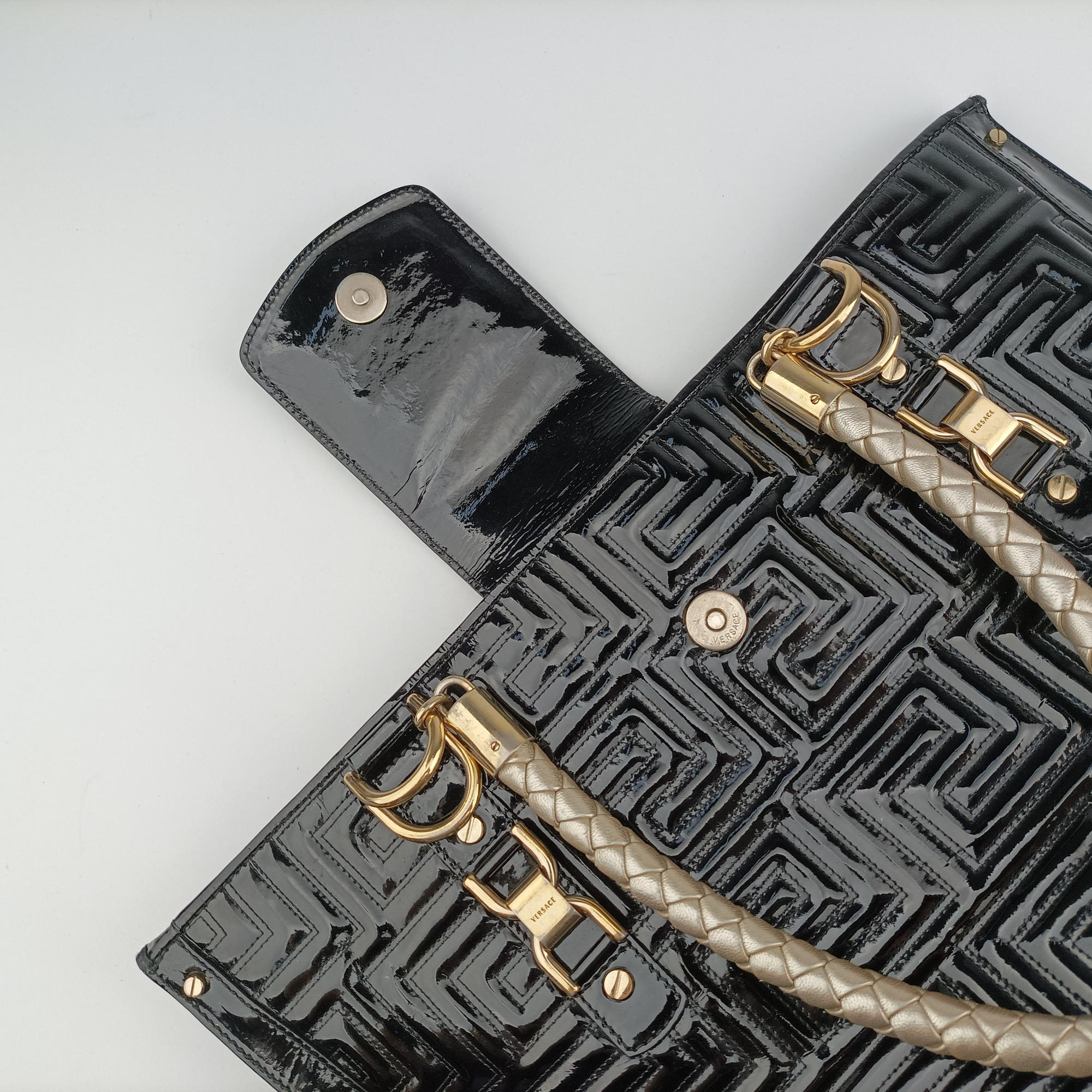 Pre-owned VERSACE Snap Out Of It Black Patent  handbag | stylenewstar