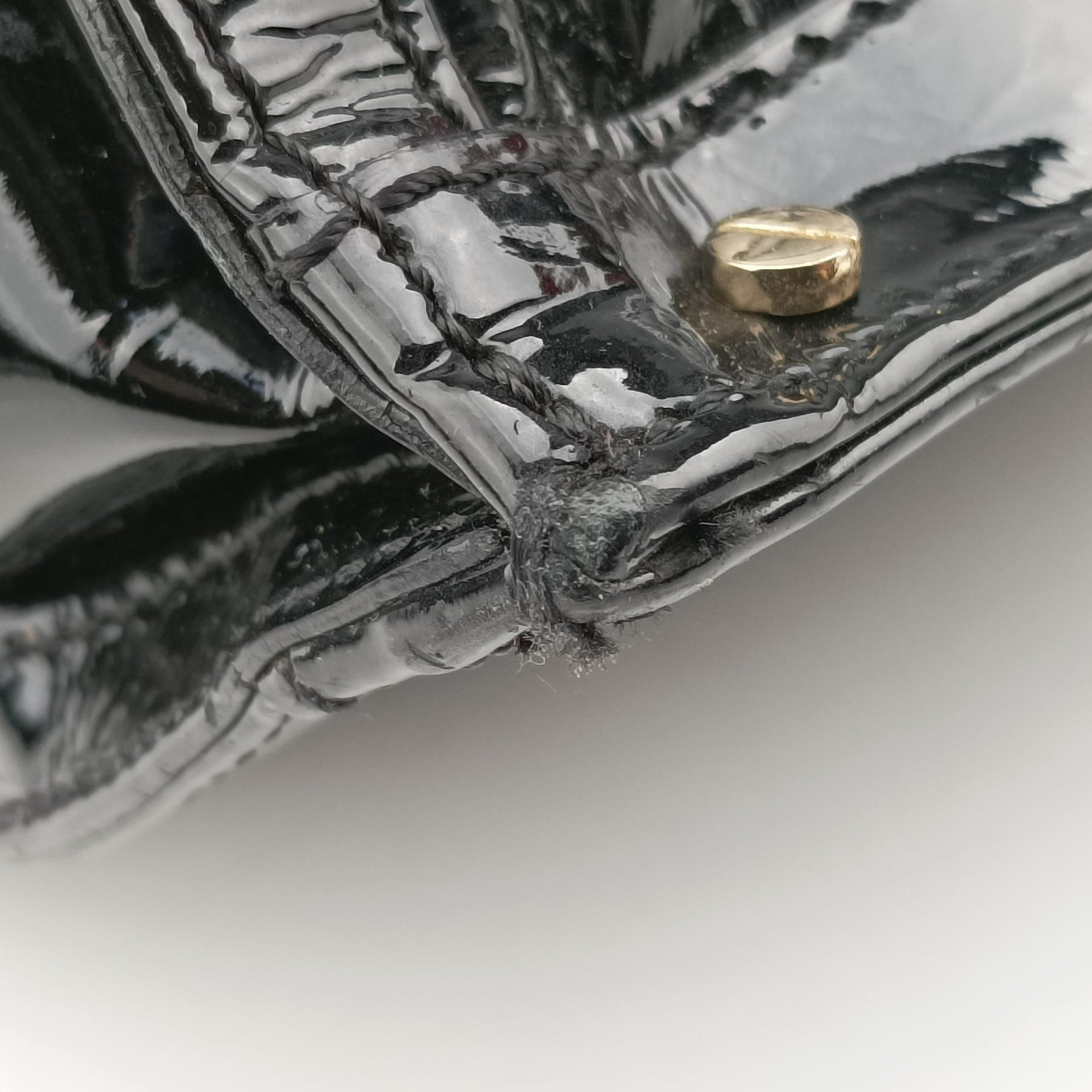 Pre-owned VERSACE Snap Out Of It Black Patent  handbag | stylenewstar
