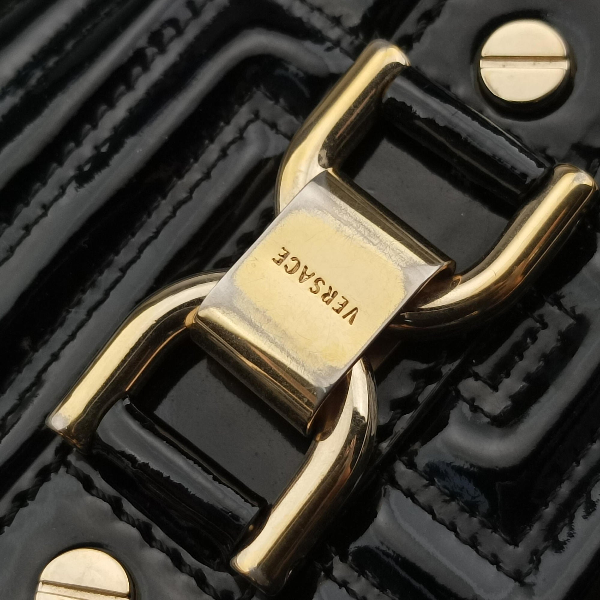 Pre-owned VERSACE Snap Out Of It Black Patent  handbag | stylenewstar