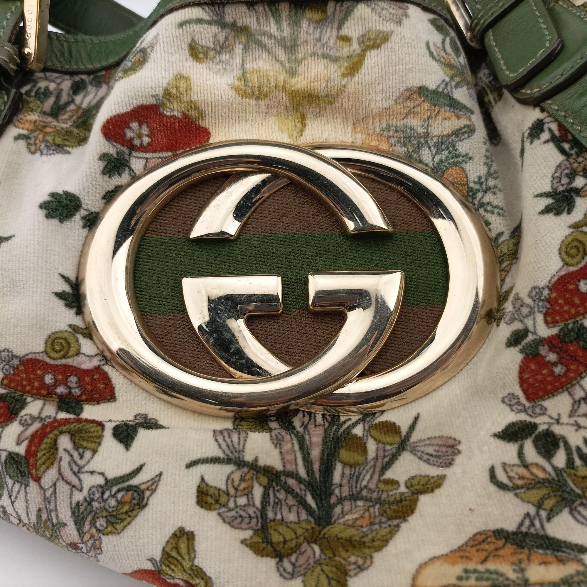 Pre-owned Gucci Interlocking GG Mushroom Flora Multicolour velour 162886 shoulderbag | stylenewstar