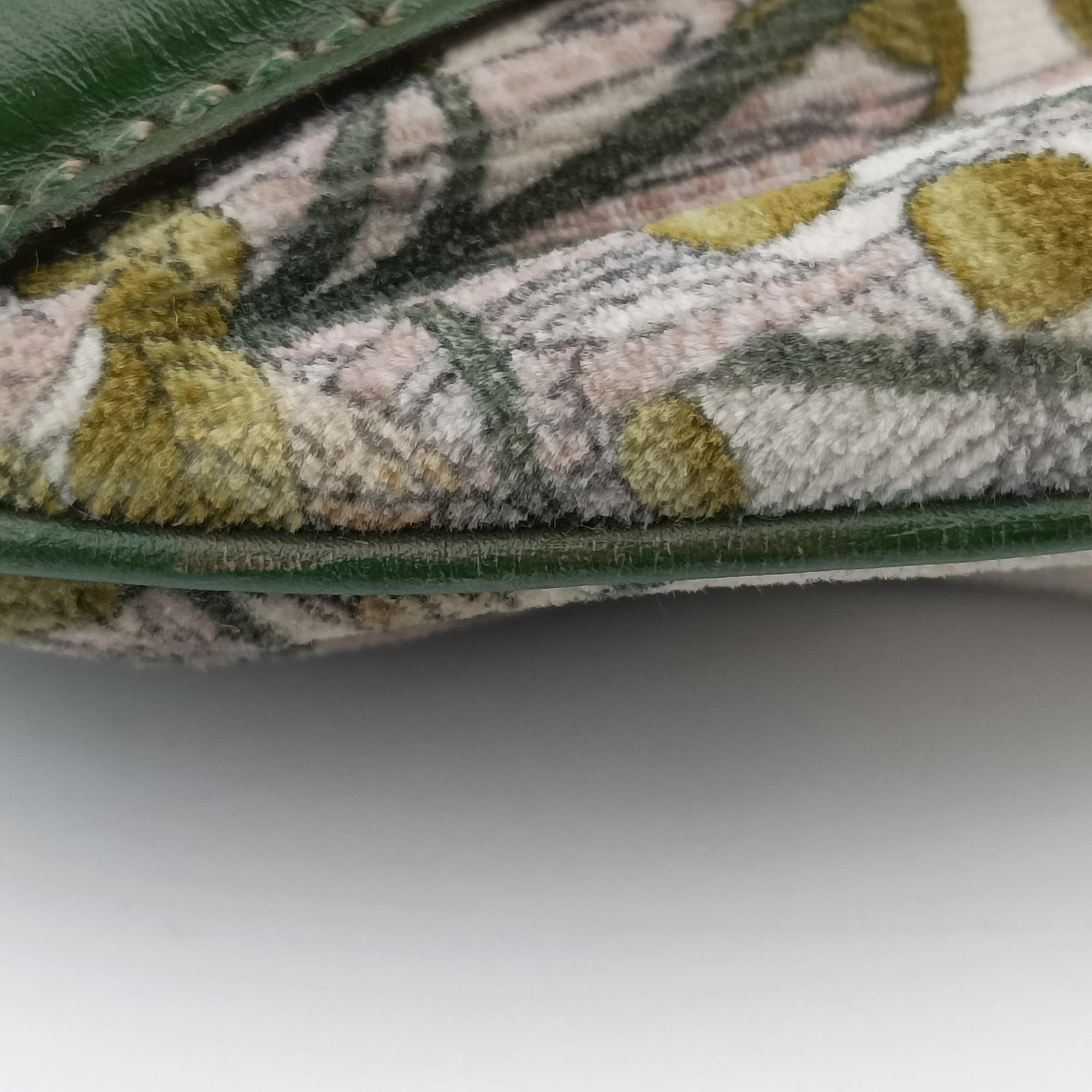 Pre-owned Gucci Interlocking GG Mushroom Flora Multicolour velour 162886 shoulderbag | stylenewstar