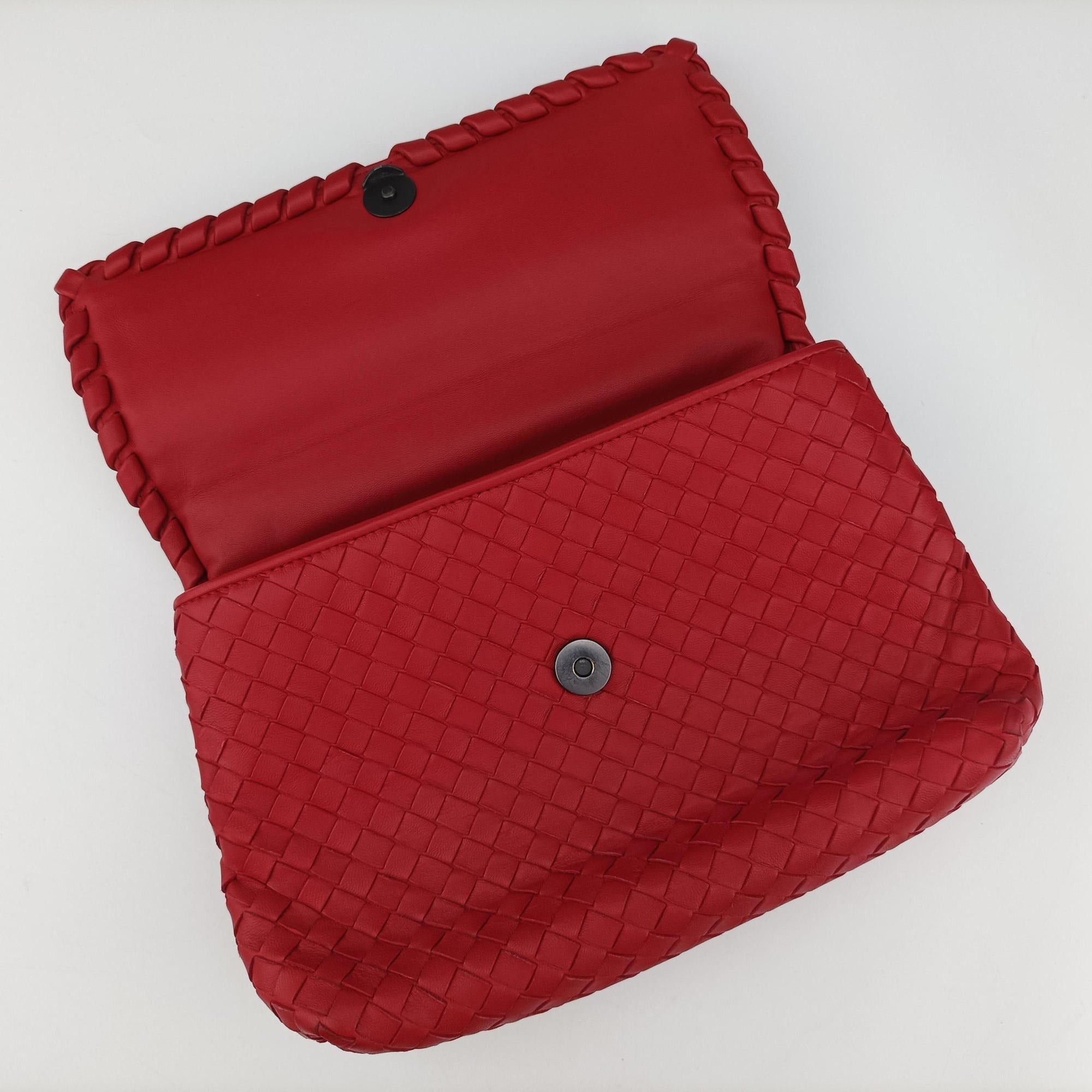 Secondhand Bottega Veneta Intrecciato Olimpia Red lambskin  shoulderbag | stylenewstar