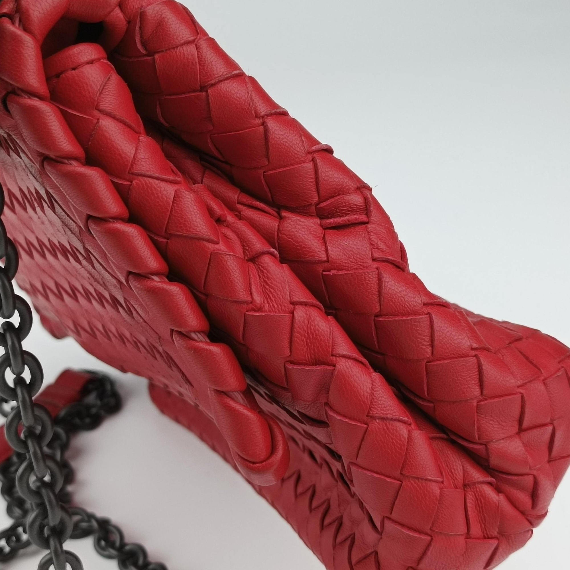 Secondhand Bottega Veneta Intrecciato Olimpia Red lambskin  shoulderbag | stylenewstar