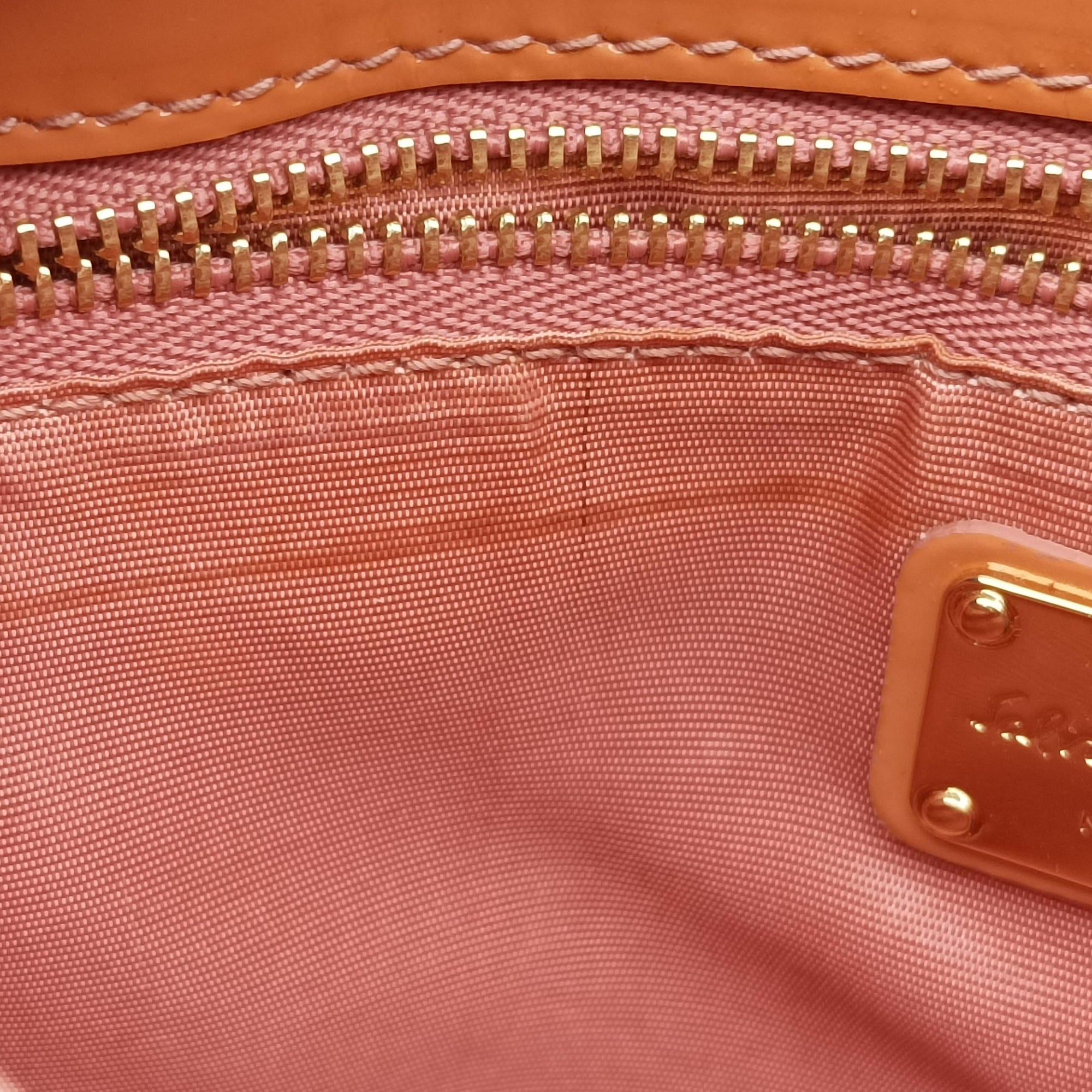 Pre-owned Ferragamo Vara Bow Caramel Patent  shoulderbag | stylenewstar