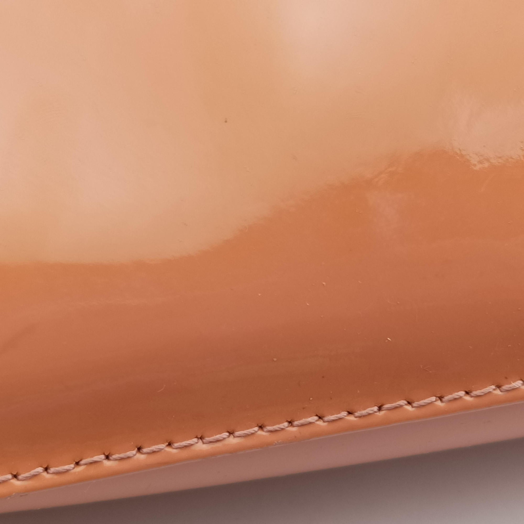 Pre-owned Ferragamo Vara Bow Caramel Patent  shoulderbag | stylenewstar