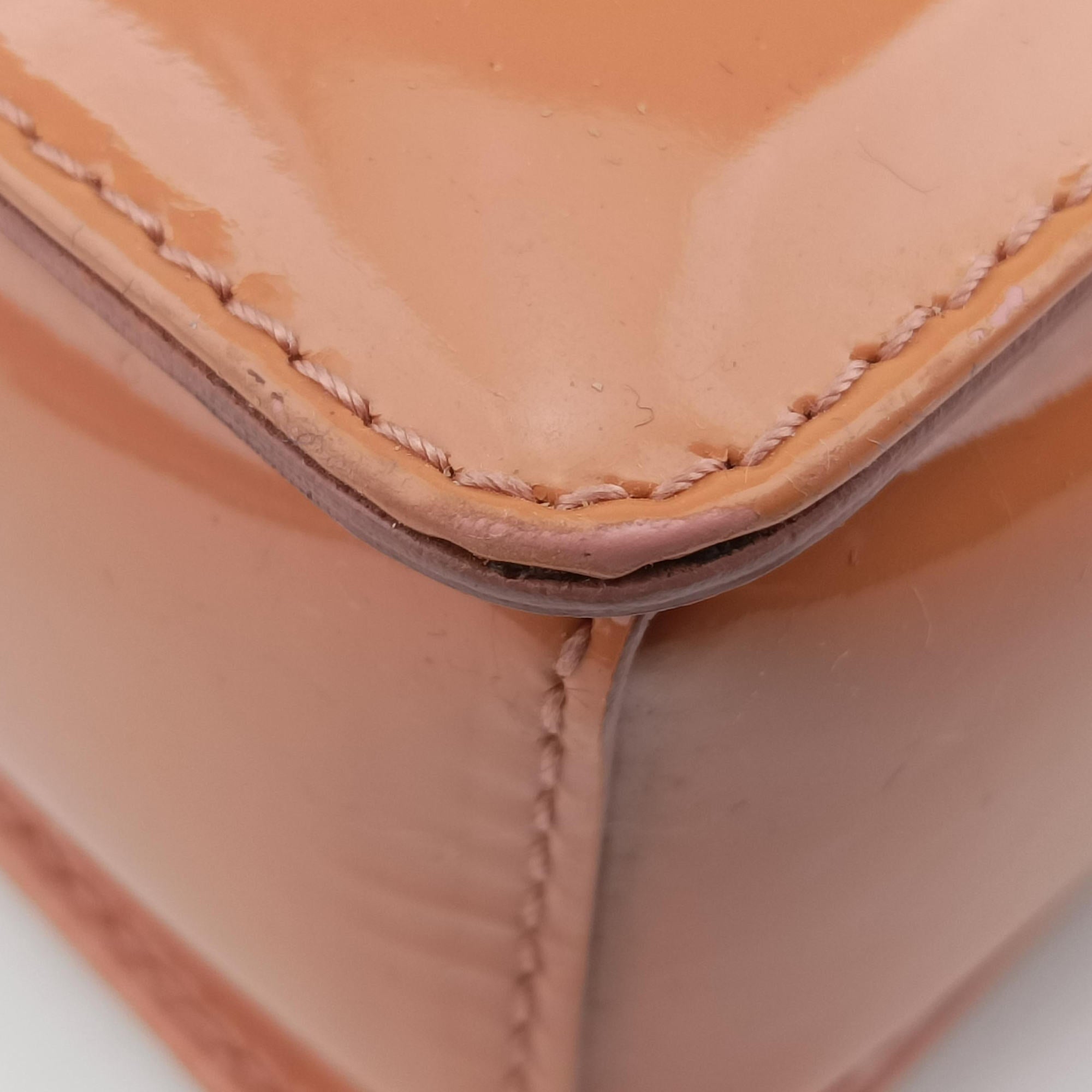 Pre-owned Ferragamo Vara Bow Caramel Patent  shoulderbag | stylenewstar