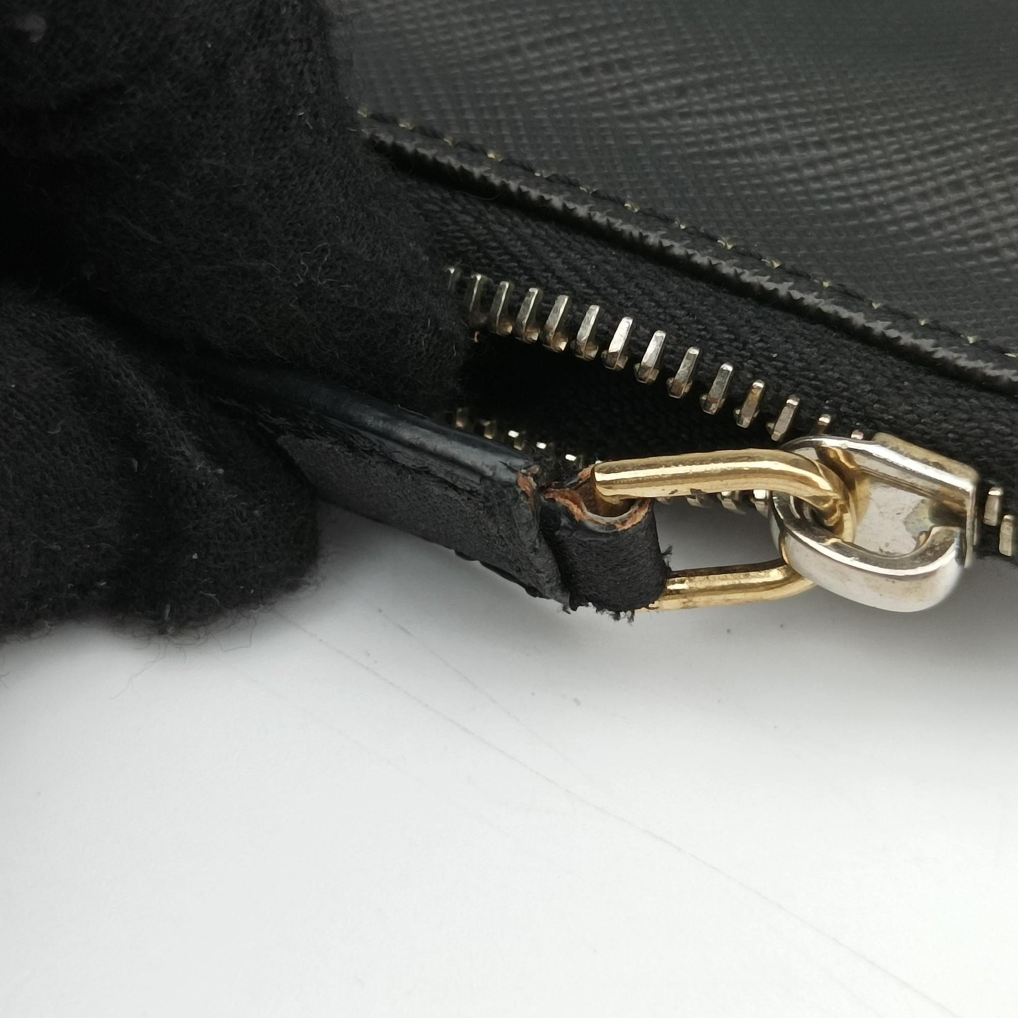 Pre-owned Givenchy Bambi Print Black Leather  clutchbag | stylenewstar