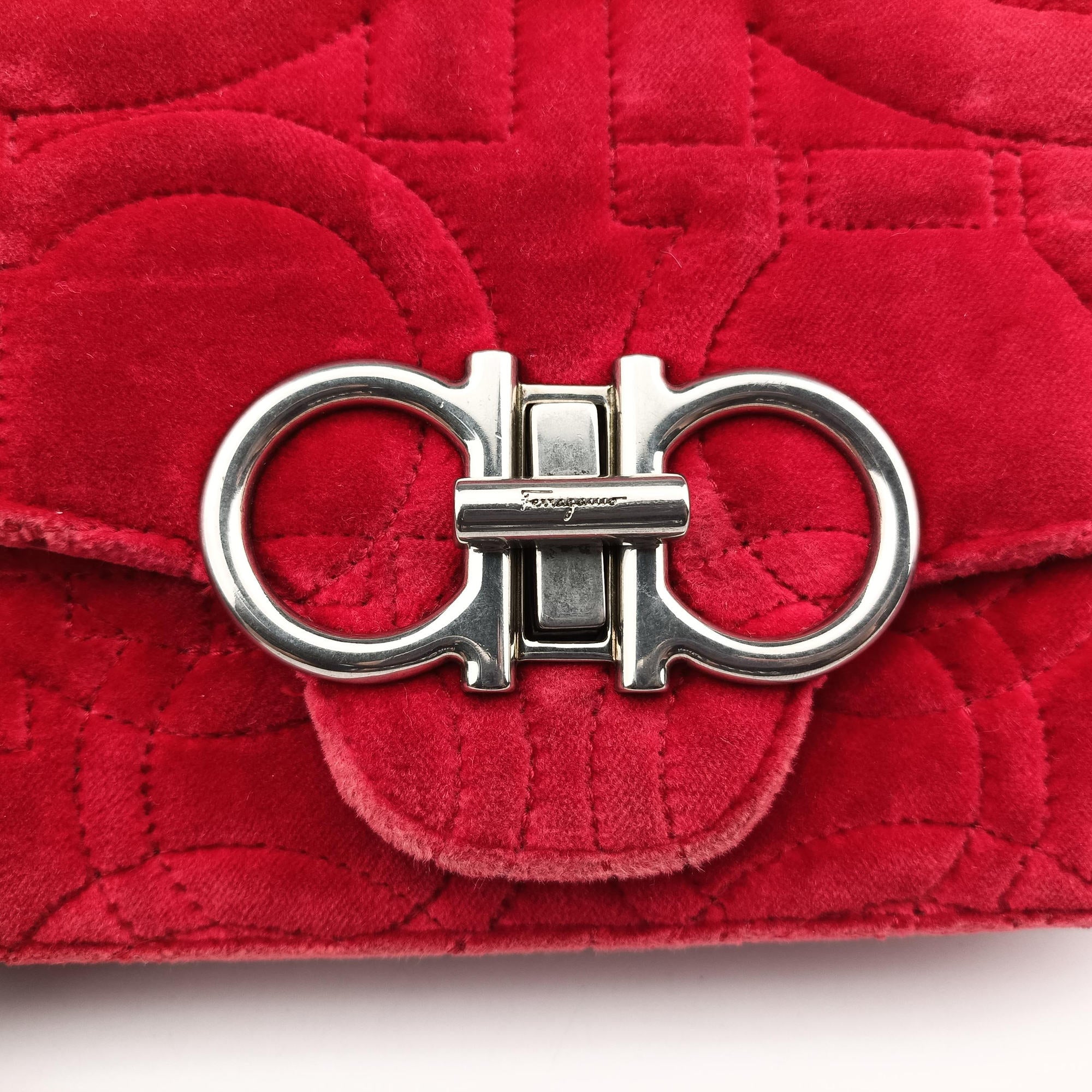 Vintage Ferragamo Gancino Red velour  shoulderbag | stylenewstar
