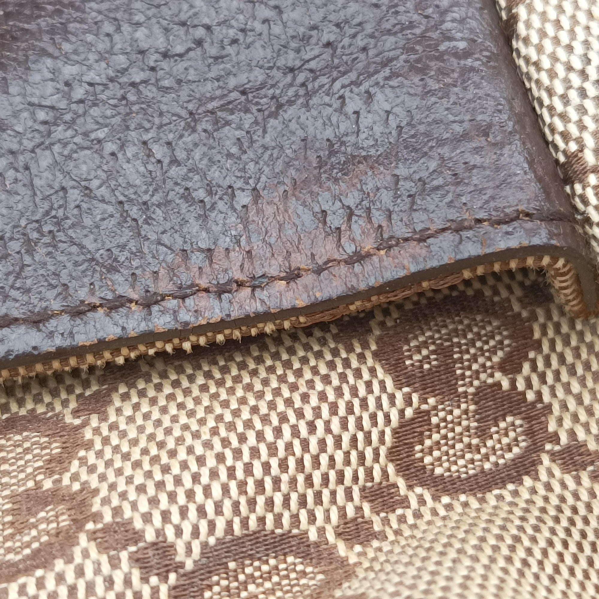 Pre-owned Gucci GG canvas Messenger Beige × Dark Brown canvas 131211 crossbodybag | stylenewstar