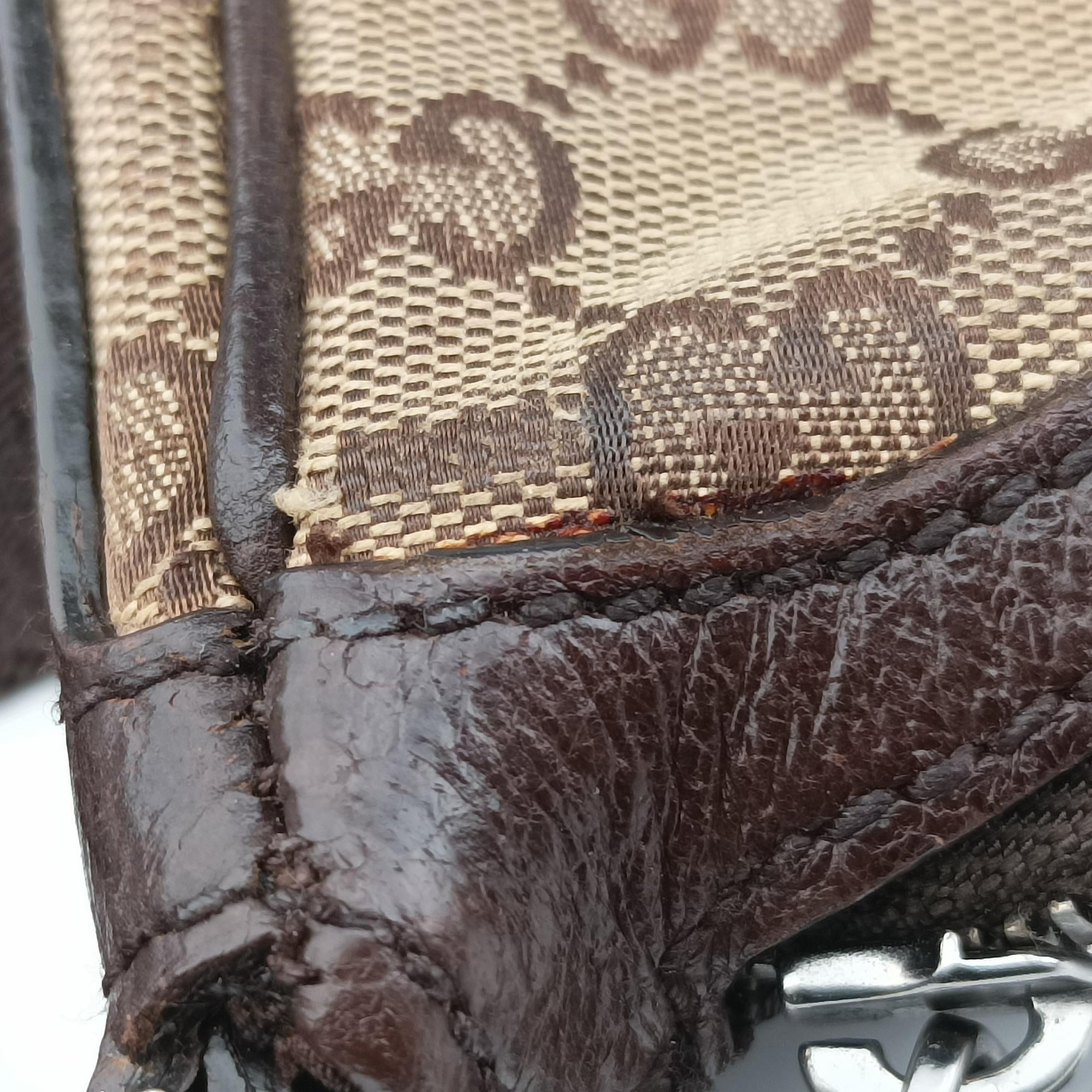 Pre-owned Gucci GG canvas Messenger Beige × Dark Brown canvas 131211 crossbodybag | stylenewstar