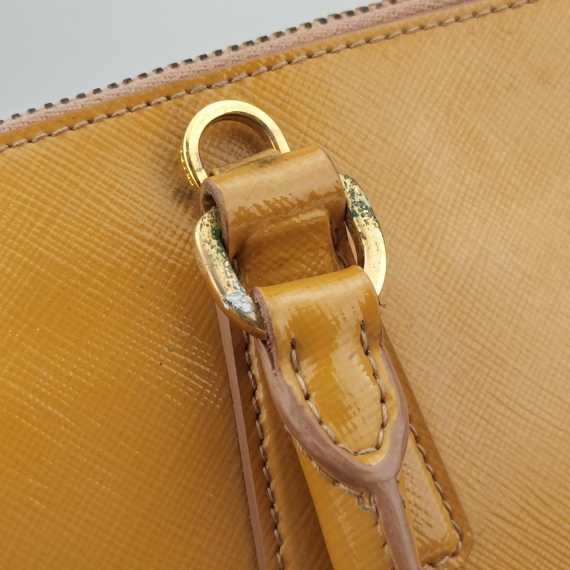 Pre-owned Prada Pyramid Camel Patent BL0808 shoulderbag | stylenewstar