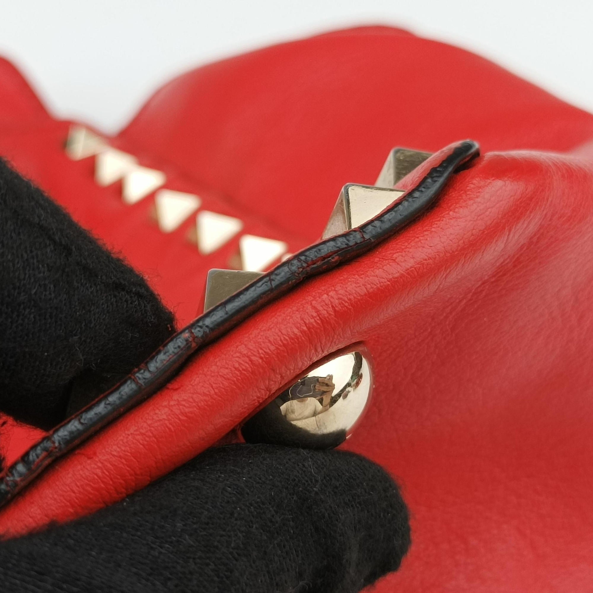 Secondhand Valentino Rockstud Red Leather  shoulderbag | stylenewstar