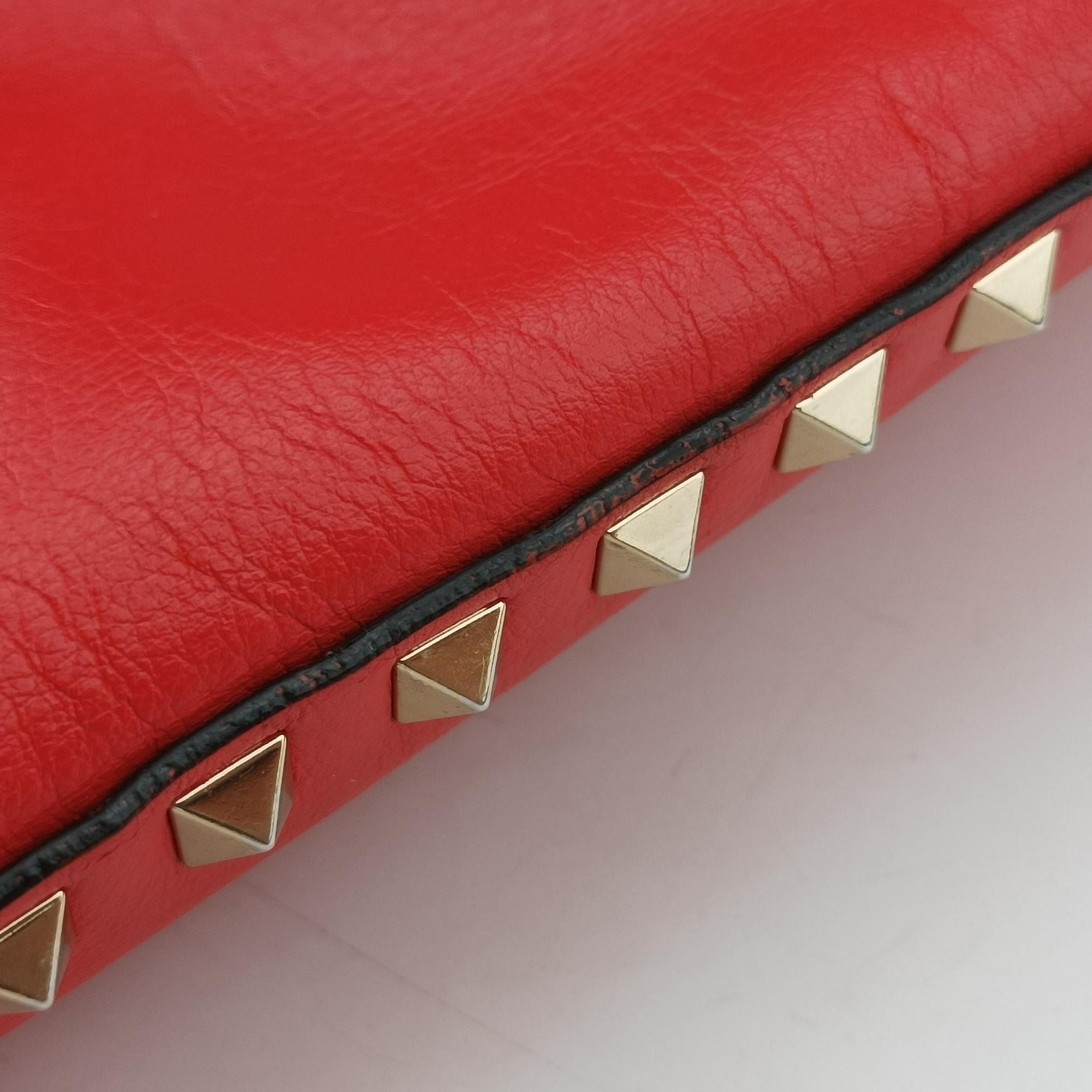 Secondhand Valentino Rockstud Red Leather  shoulderbag | stylenewstar