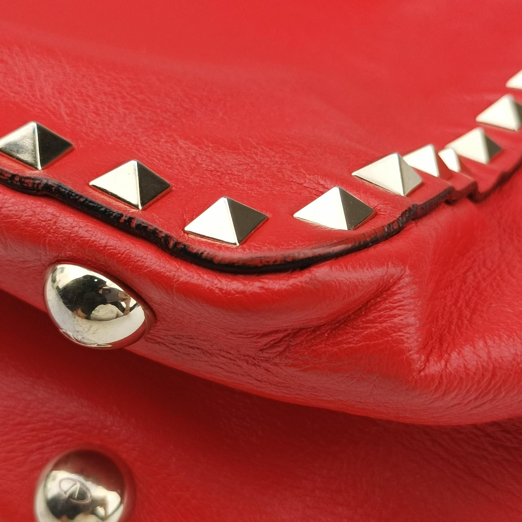 Secondhand Valentino Rockstud Red Leather  shoulderbag | stylenewstar