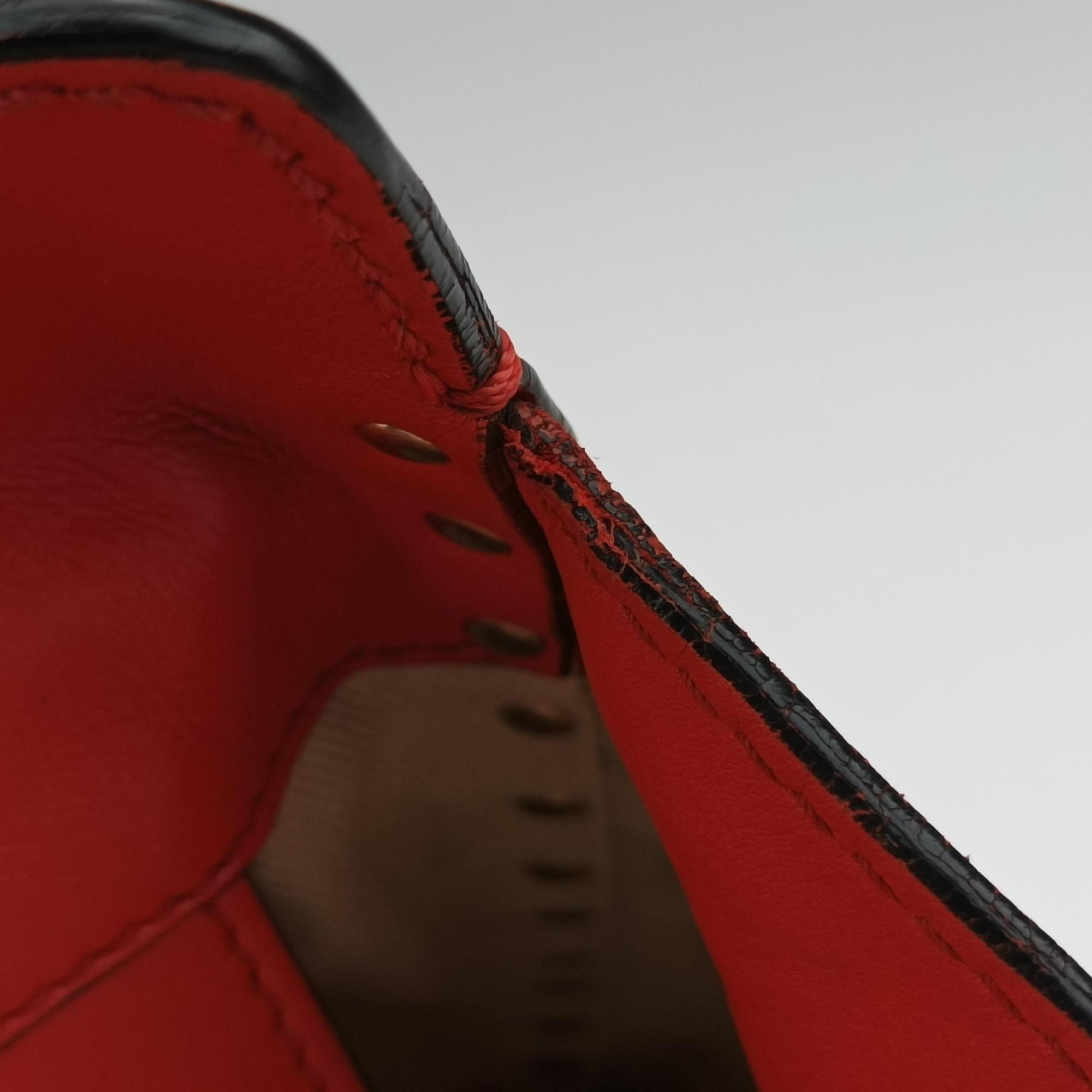 Secondhand Valentino Rockstud Red Leather  shoulderbag | stylenewstar