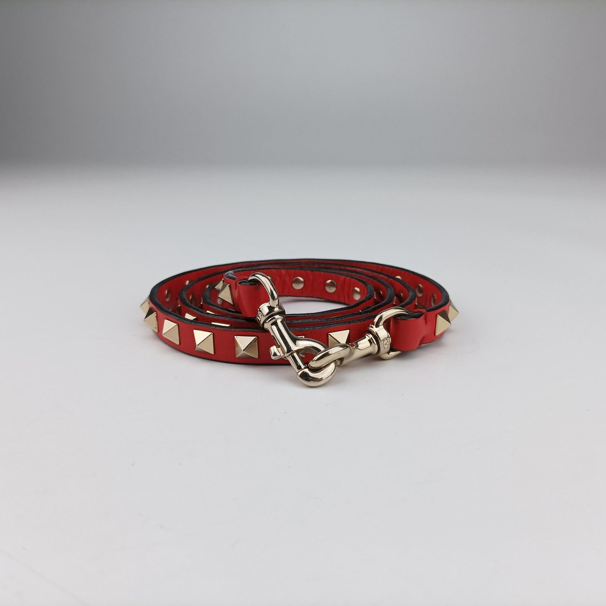 Secondhand Valentino Rockstud Red Leather  shoulderbag | stylenewstar