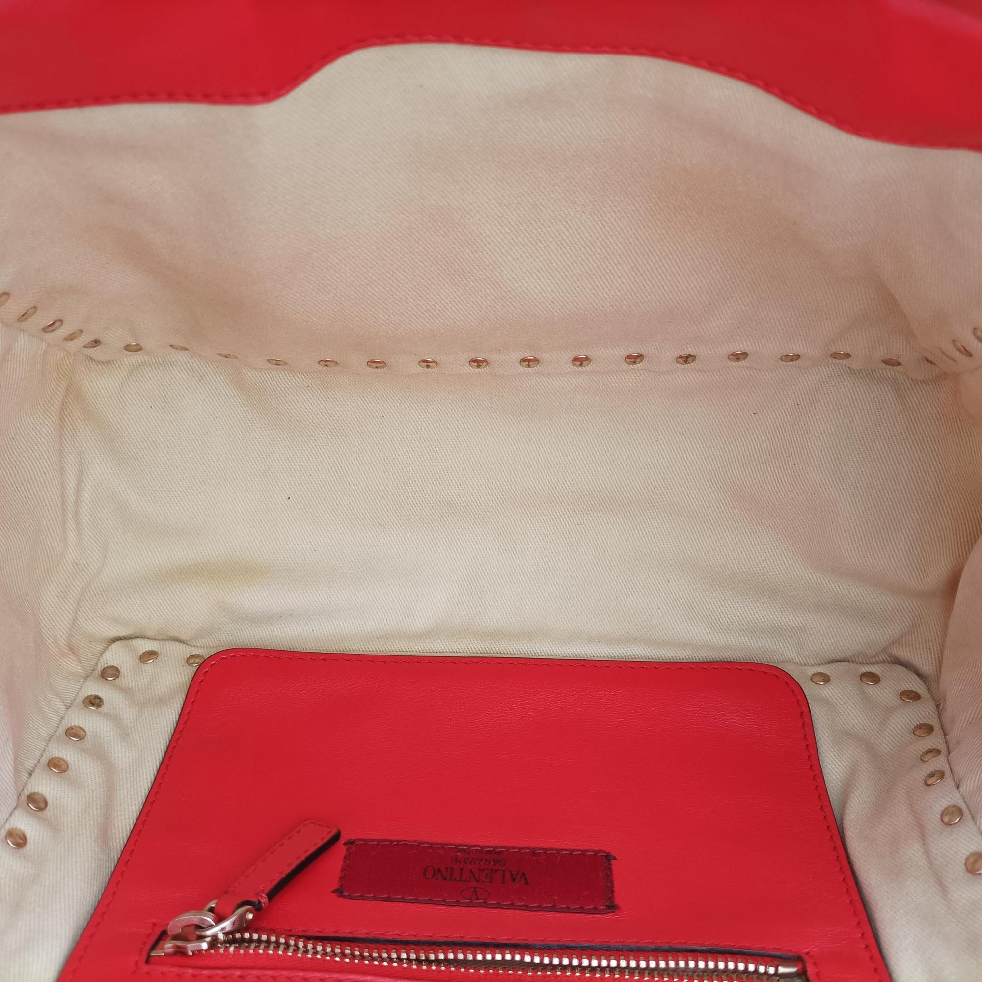 Secondhand Valentino Rockstud Red Leather  shoulderbag | stylenewstar