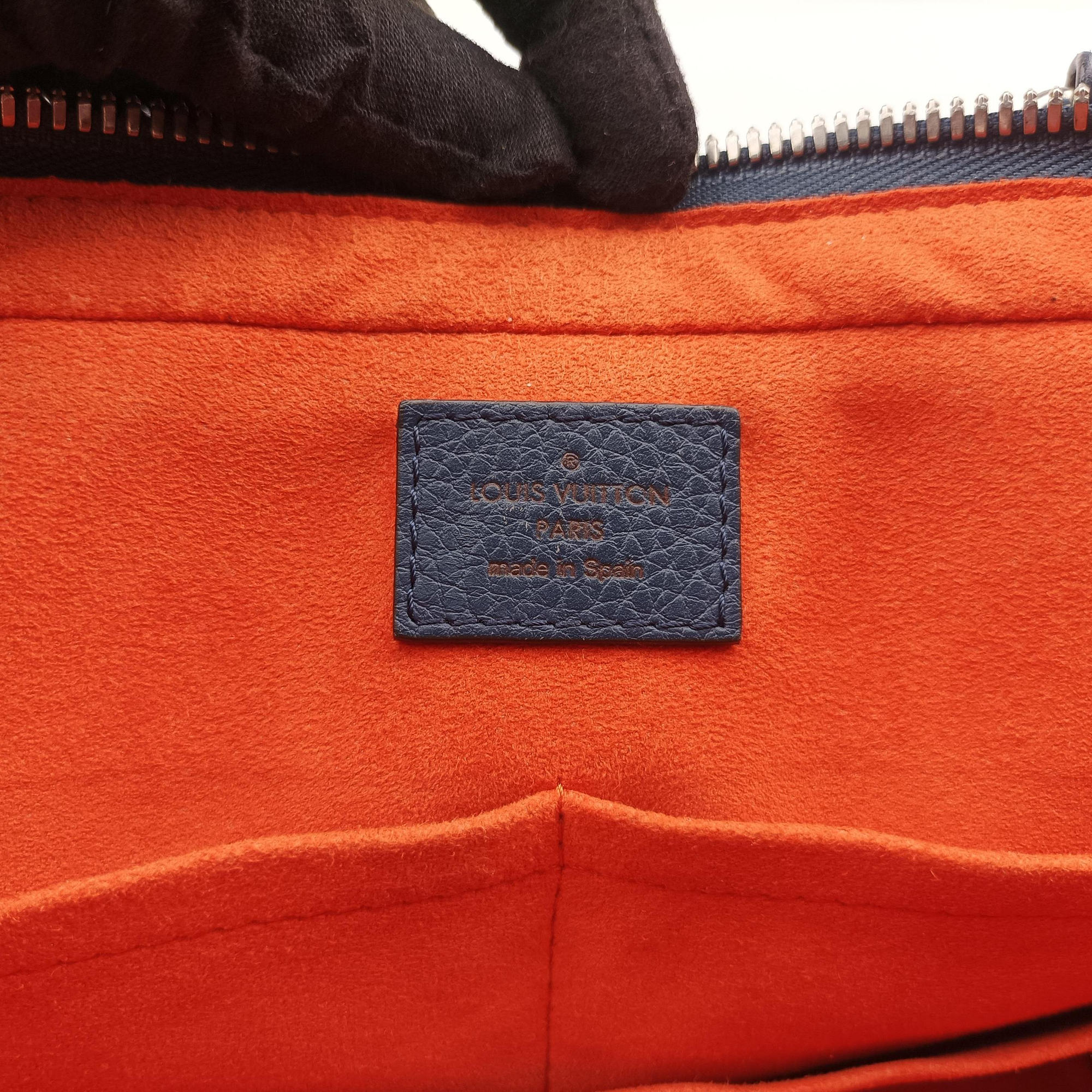Secondhand Louis Vuitton Armand Briefcase MM Navy Taurillon leather M54380 shoulderbag | stylenewstar