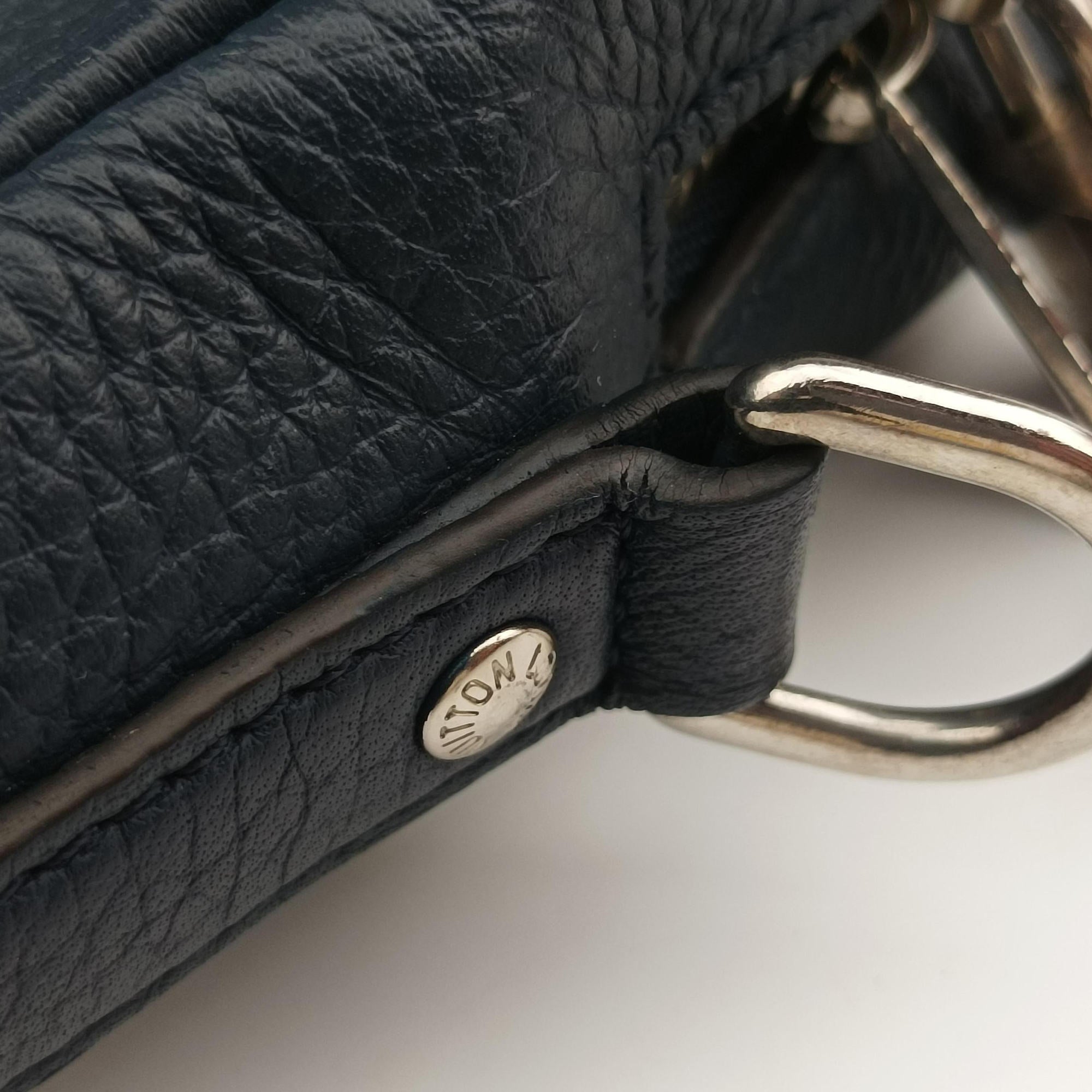 Secondhand Louis Vuitton Armand Briefcase MM Navy Taurillon leather M54380 shoulderbag | stylenewstar