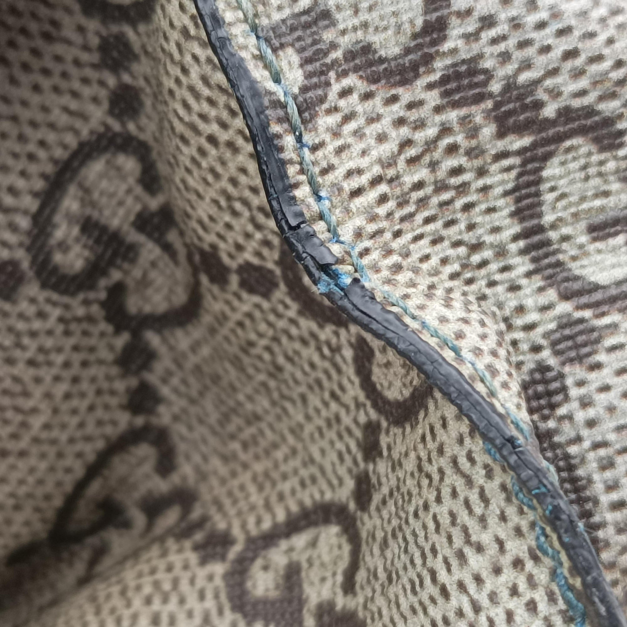 Pre-owned Gucci GG Supreme Bee Brown PVC coated canvas 450950 handbag | stylenewstar