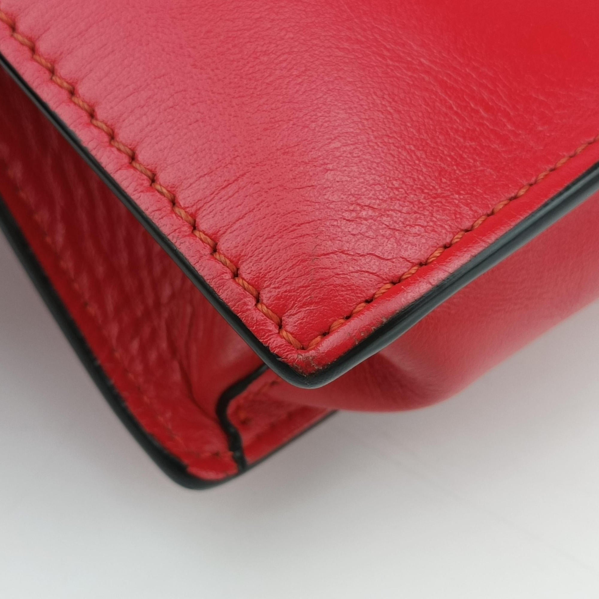 Pre-owned VERSACE La Medusa Red Leather  shoulderbag | stylenewstar