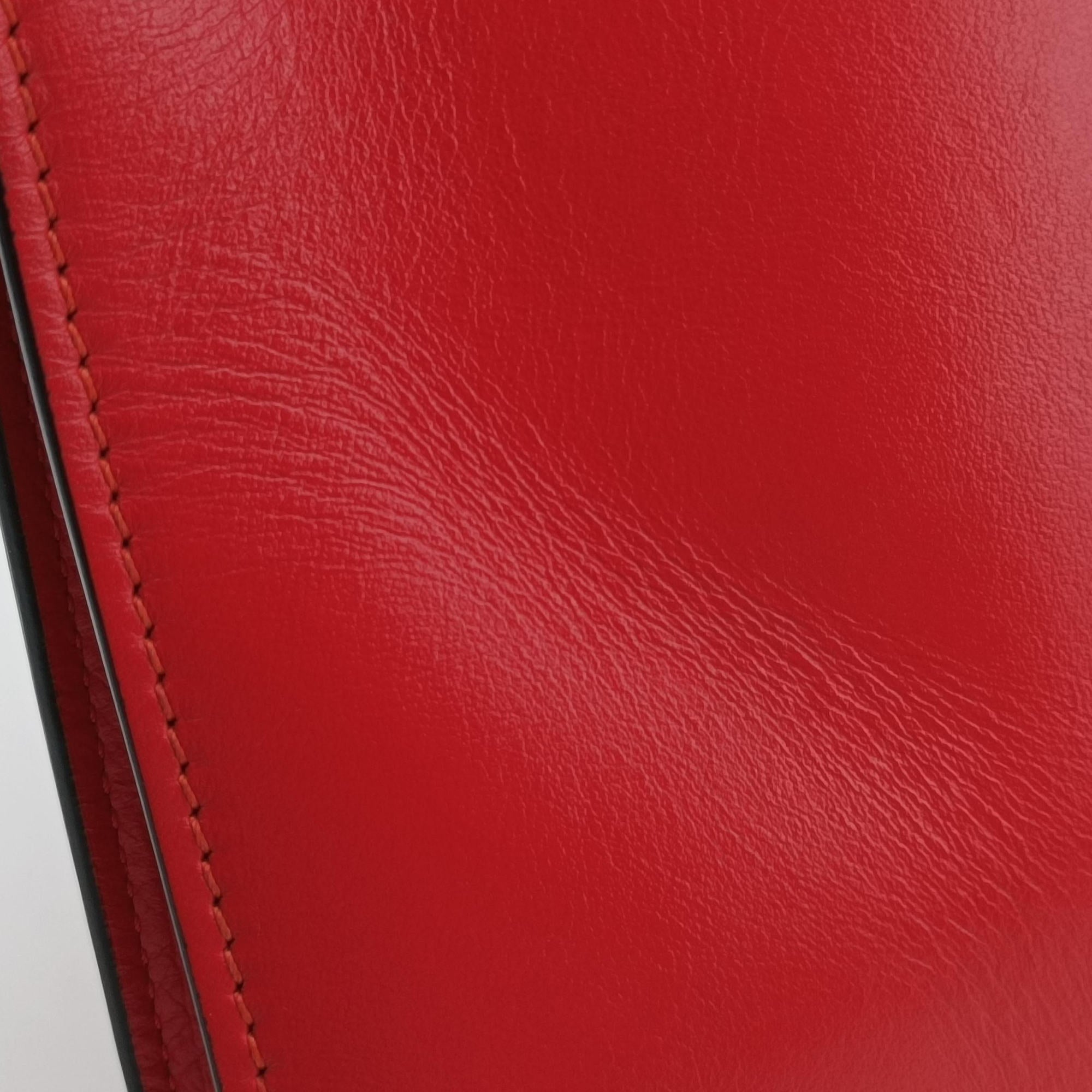 Pre-owned VERSACE La Medusa Red Leather  shoulderbag | stylenewstar