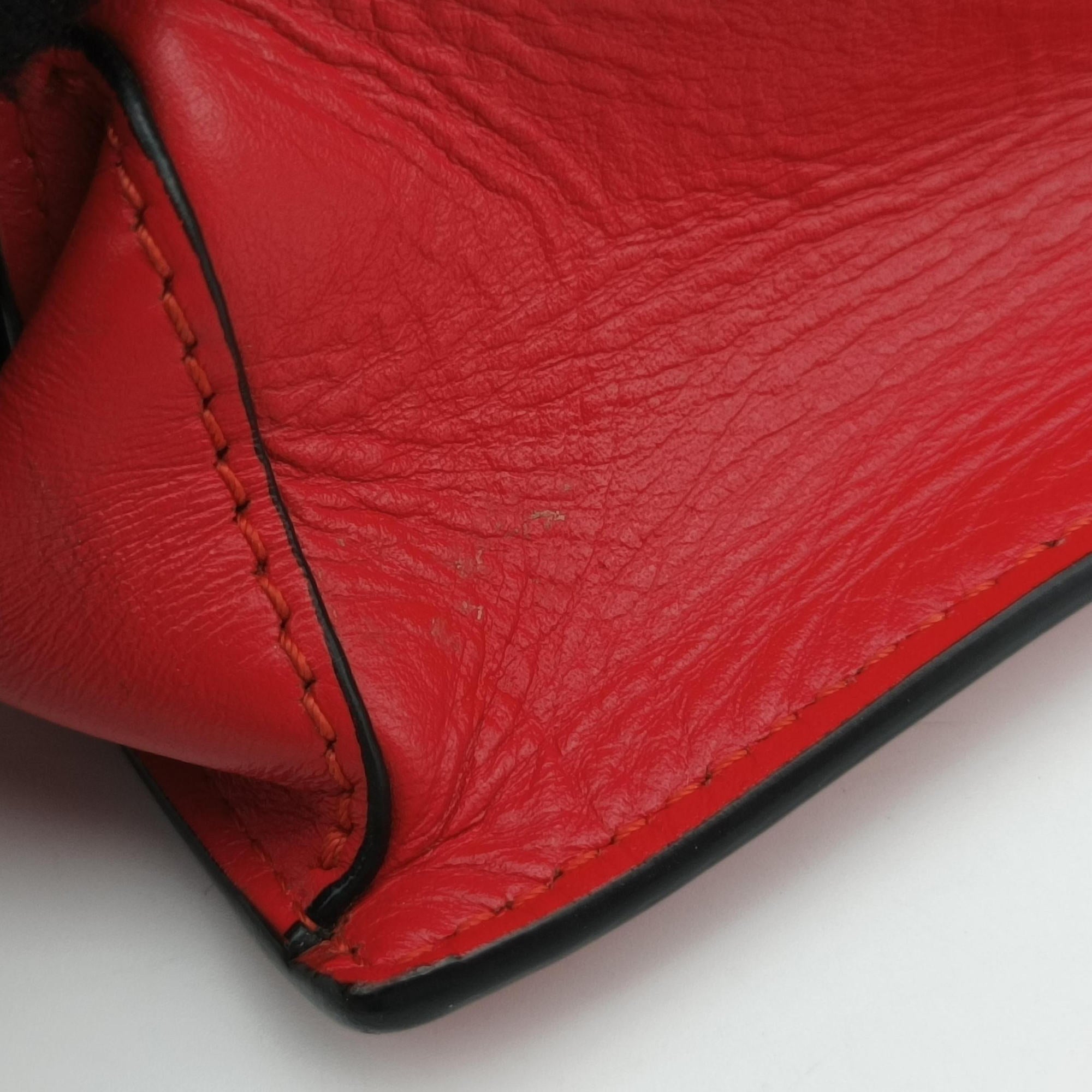 Pre-owned VERSACE La Medusa Red Leather  shoulderbag | stylenewstar