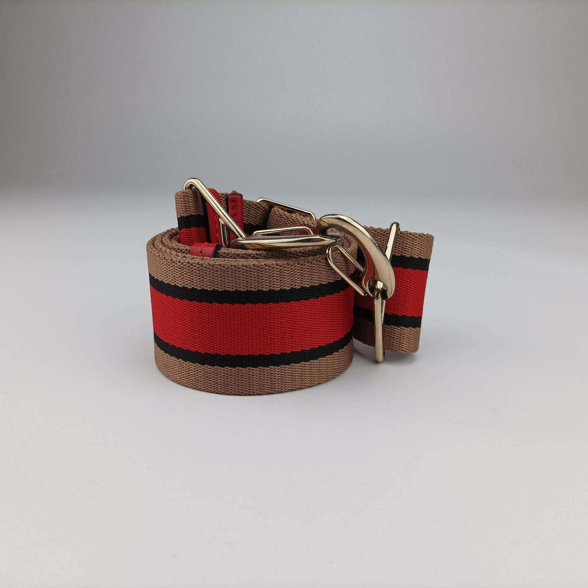 Pre-owned VERSACE La Medusa Red Leather  shoulderbag | stylenewstar