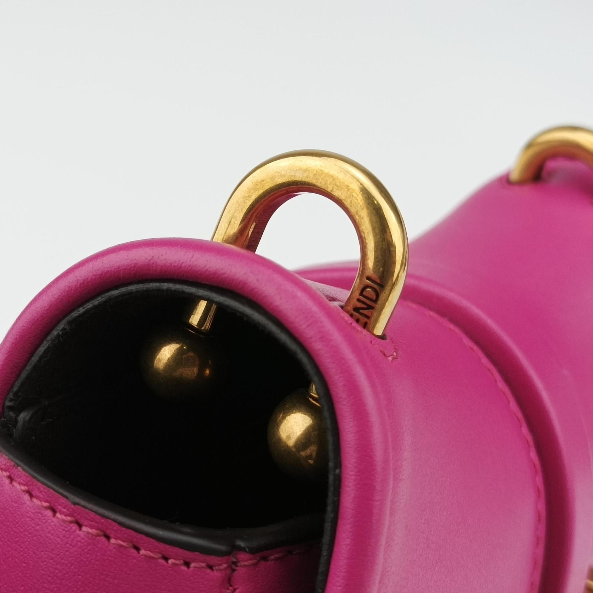 Vintage Fendi C'mon Small Rose Leather 7AS219 shoulderbag | stylenewstar