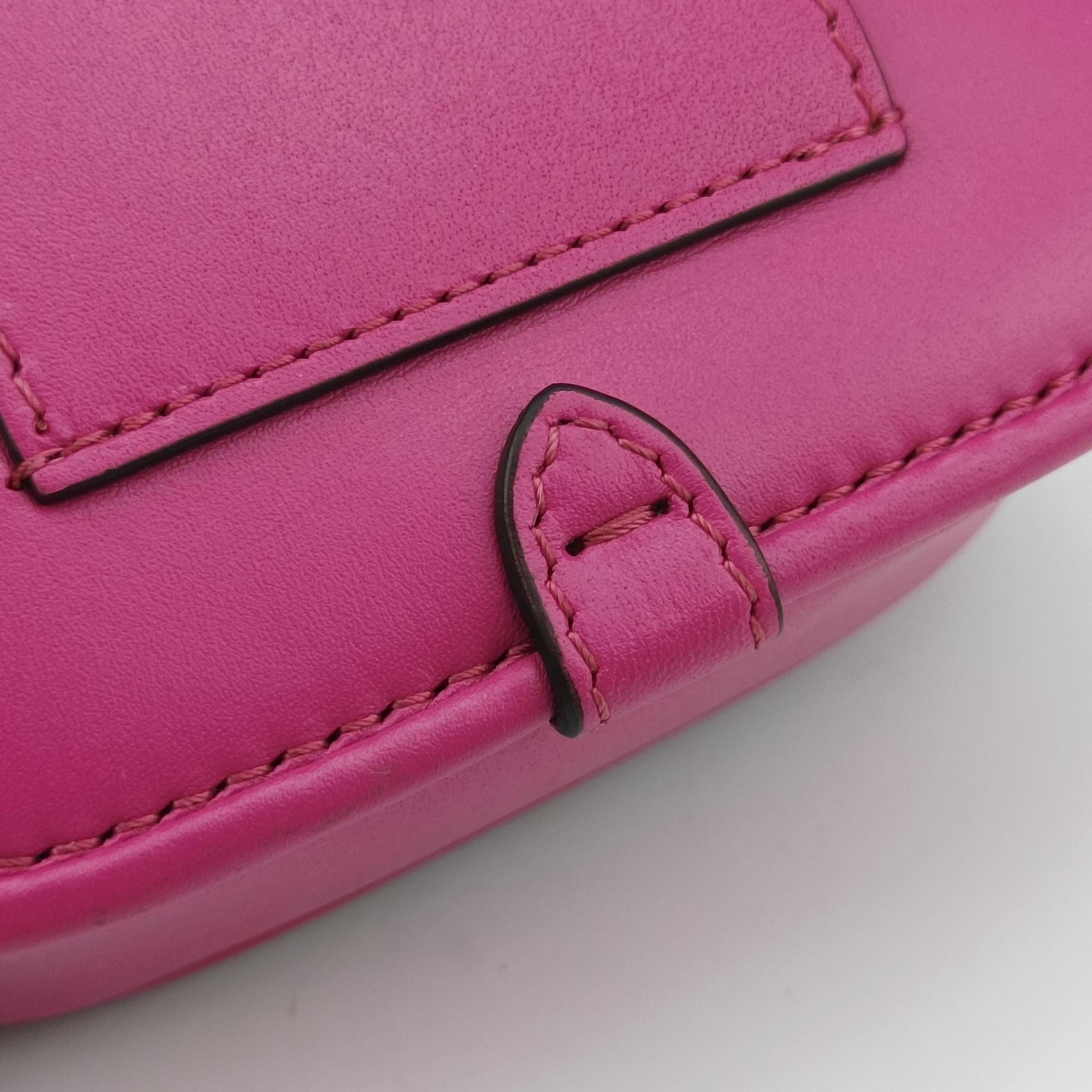 Vintage Fendi C'mon Small Rose Leather 7AS219 shoulderbag | stylenewstar