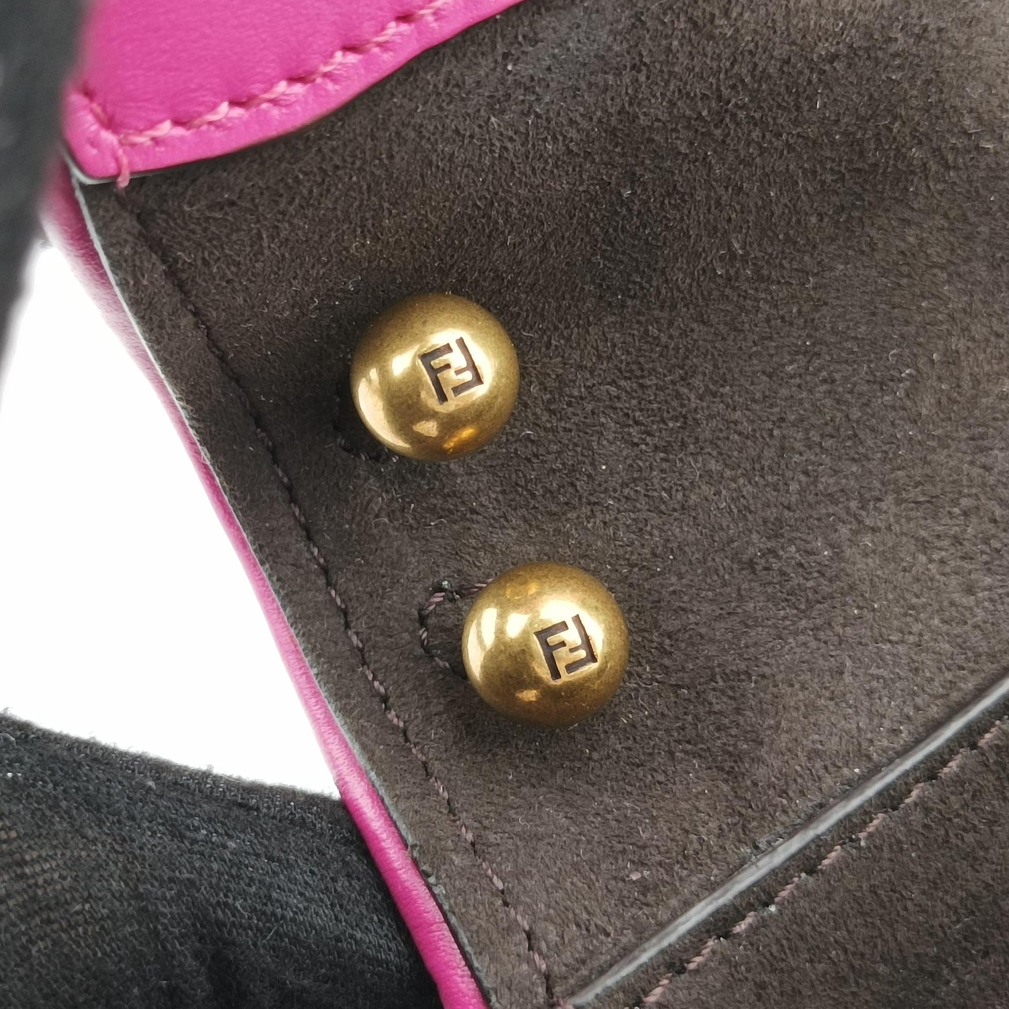 Vintage Fendi C'mon Small Rose Leather 7AS219 shoulderbag | stylenewstar