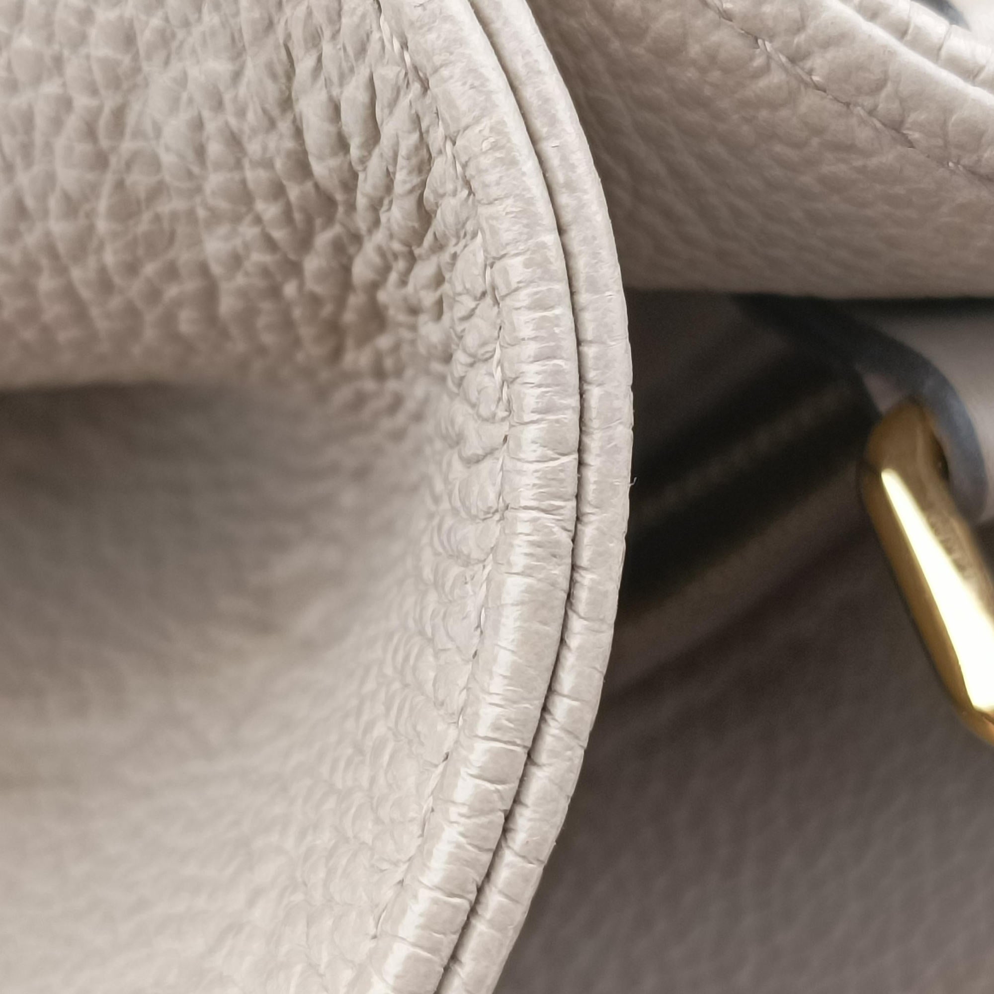 Pre-owned Louis Vuitton OntheGo MM Beige Monogram Empreinte M45607 shoulderbag | stylenewstar