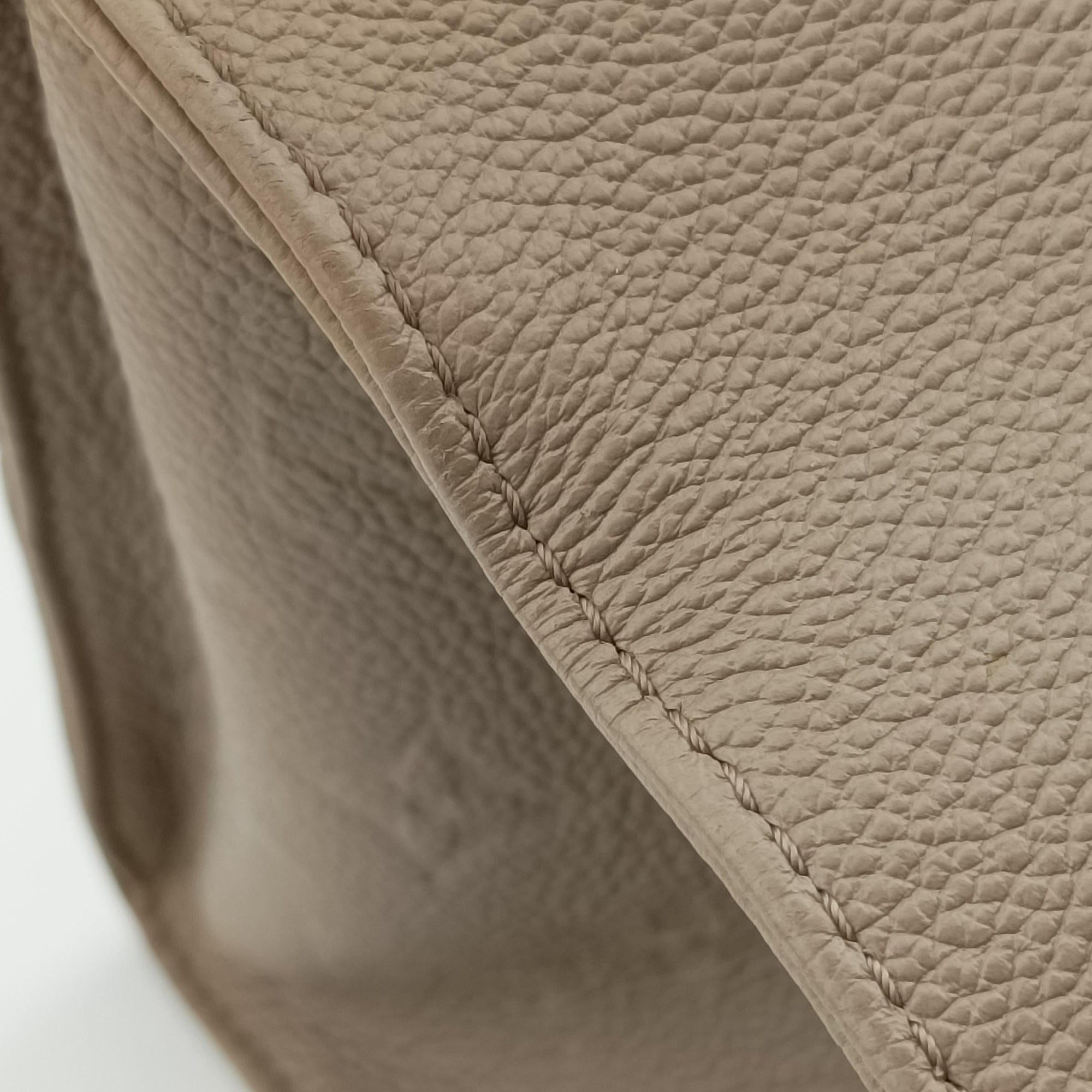 Pre-owned Louis Vuitton OntheGo MM Beige Monogram Empreinte M45607 shoulderbag | stylenewstar