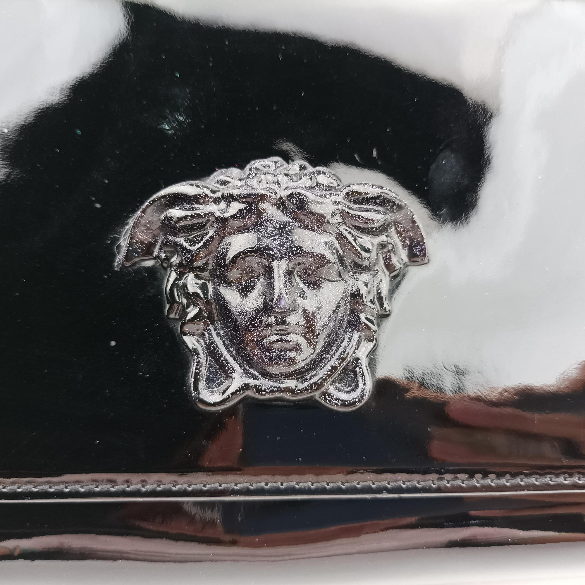 Pre-owned VERSACE La Medusa Black Enamel  clutchbag | stylenewstar