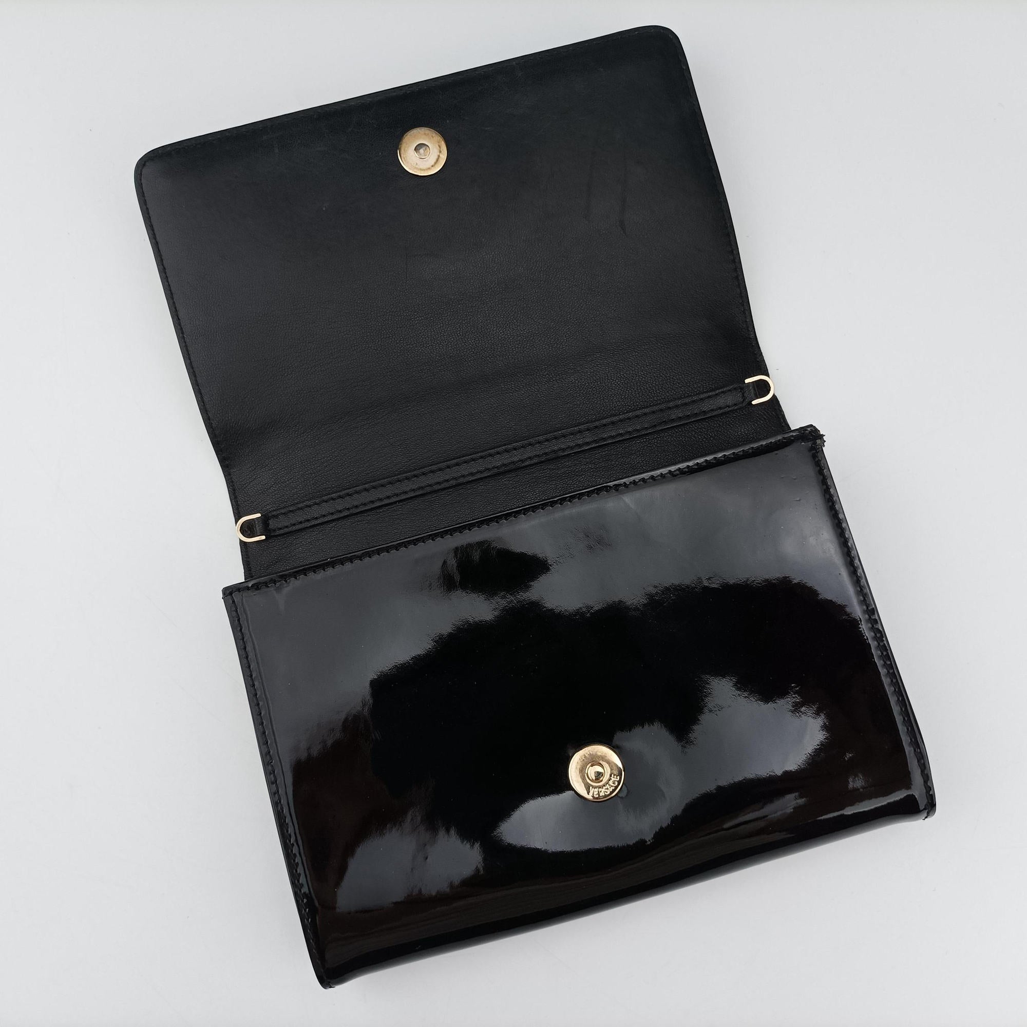 Pre-owned VERSACE La Medusa Black Enamel  clutchbag | stylenewstar