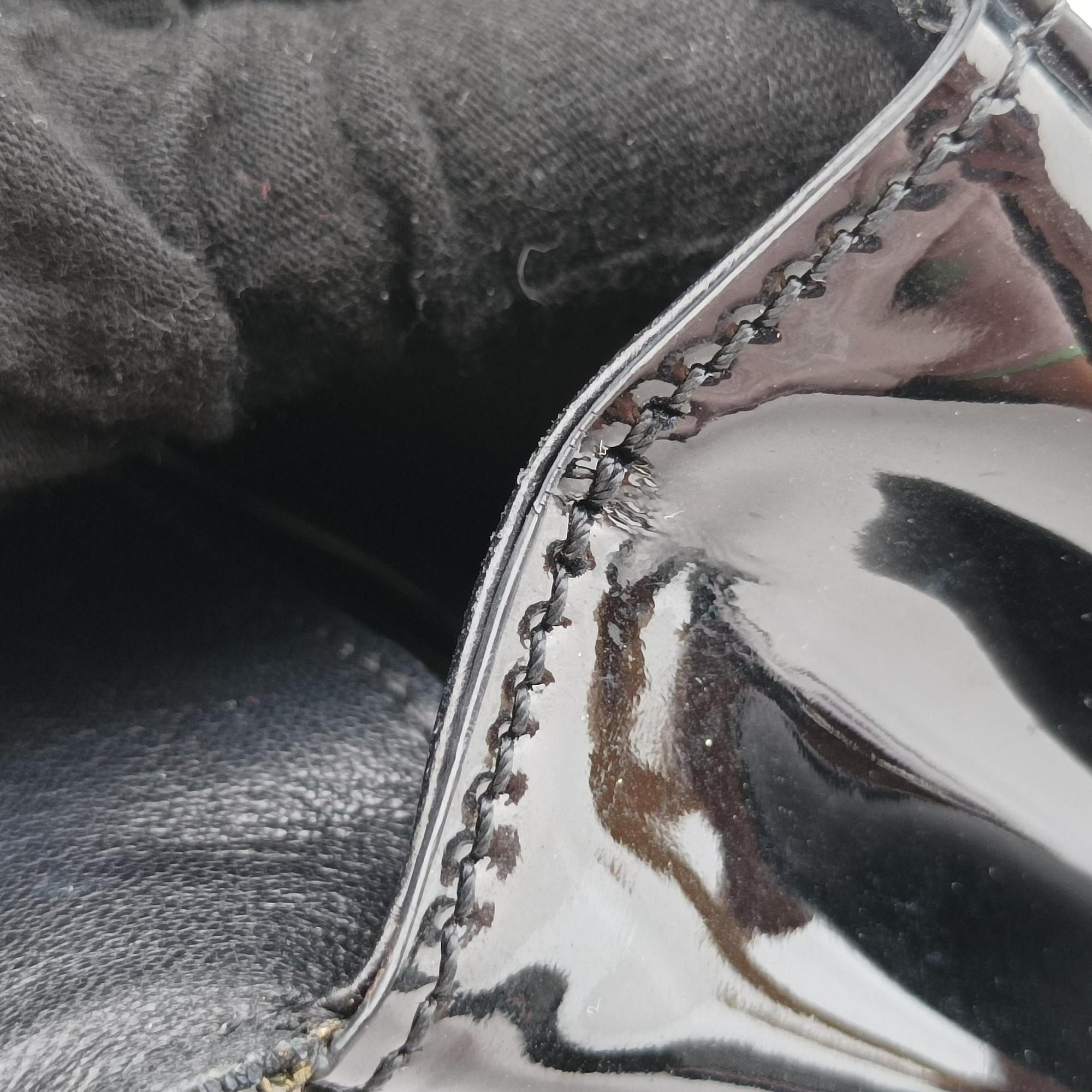 Pre-owned VERSACE La Medusa Black Enamel  clutchbag | stylenewstar