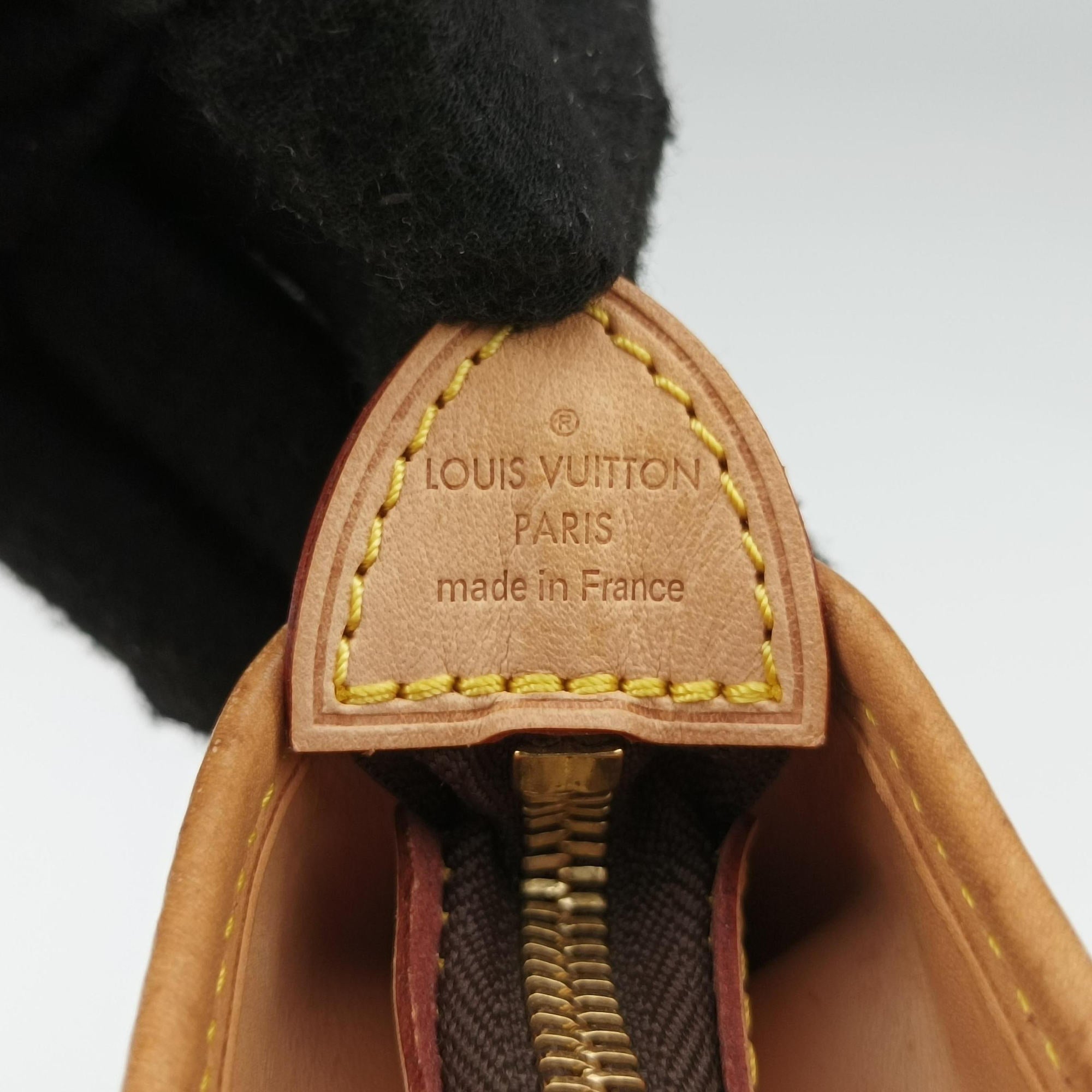 Pre-owned Louis Vuitton BOETIE MM Brown Monogram Canvas M45714 handbag | stylenewstar