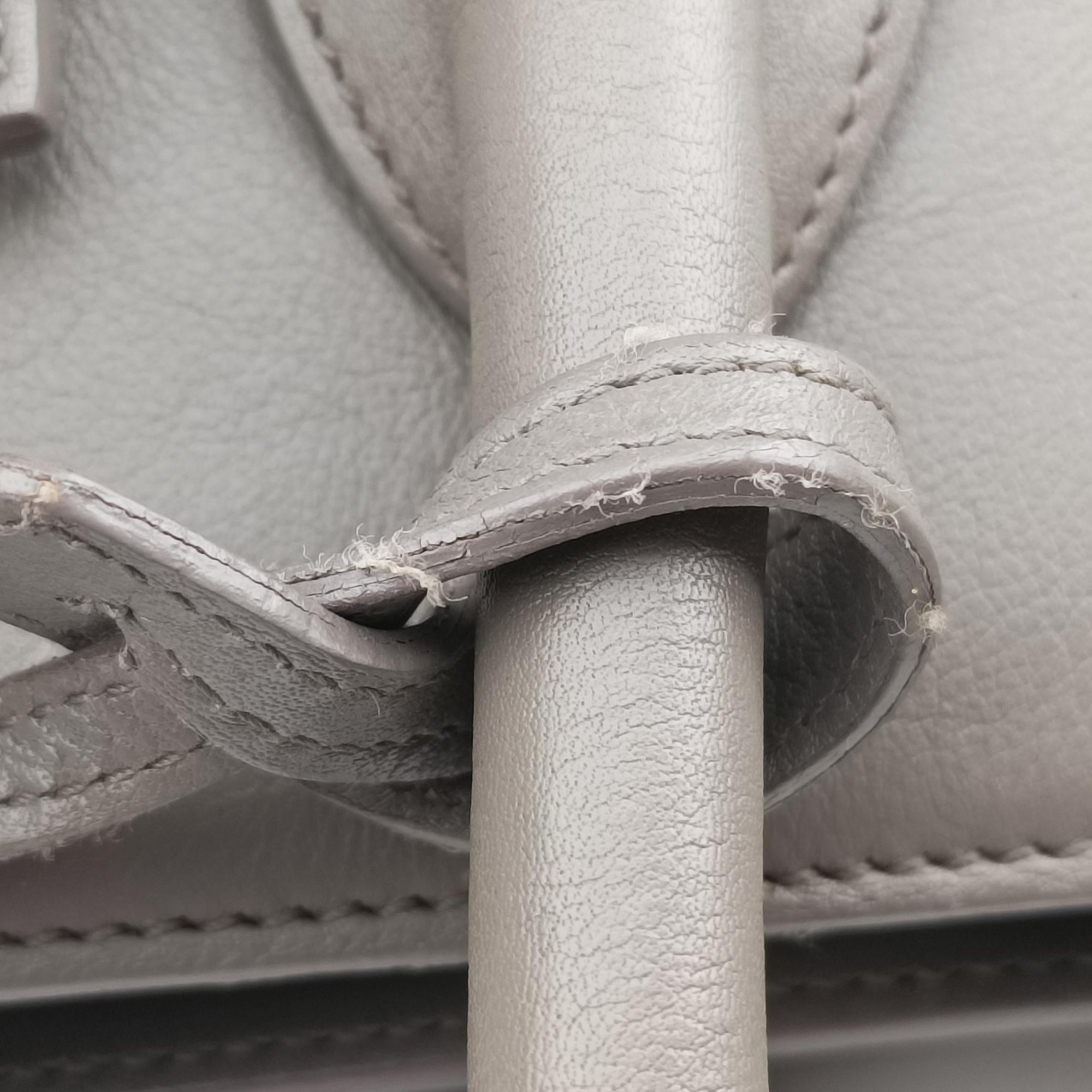 Pre-owned Yves Saint Laurent SAC DE JOUR Grey Leather 355153 shoulderbag | stylenewstar