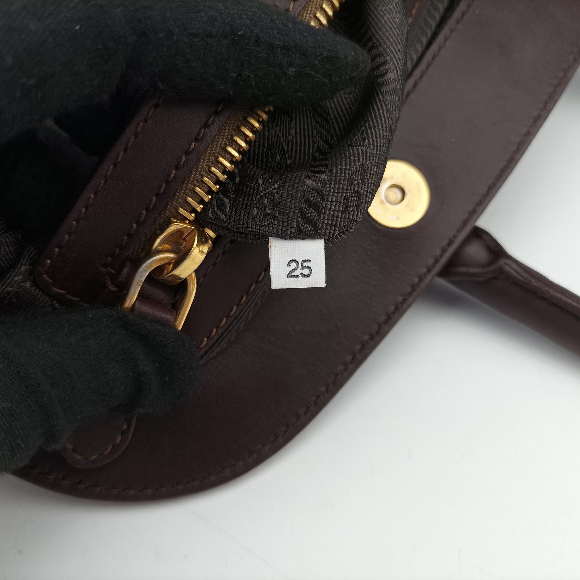 Pre-owned Prada Vitello Daino Trimmed Canapa Logo Frame Brown Fabric × leather BR3508 handbag | stylenewstar