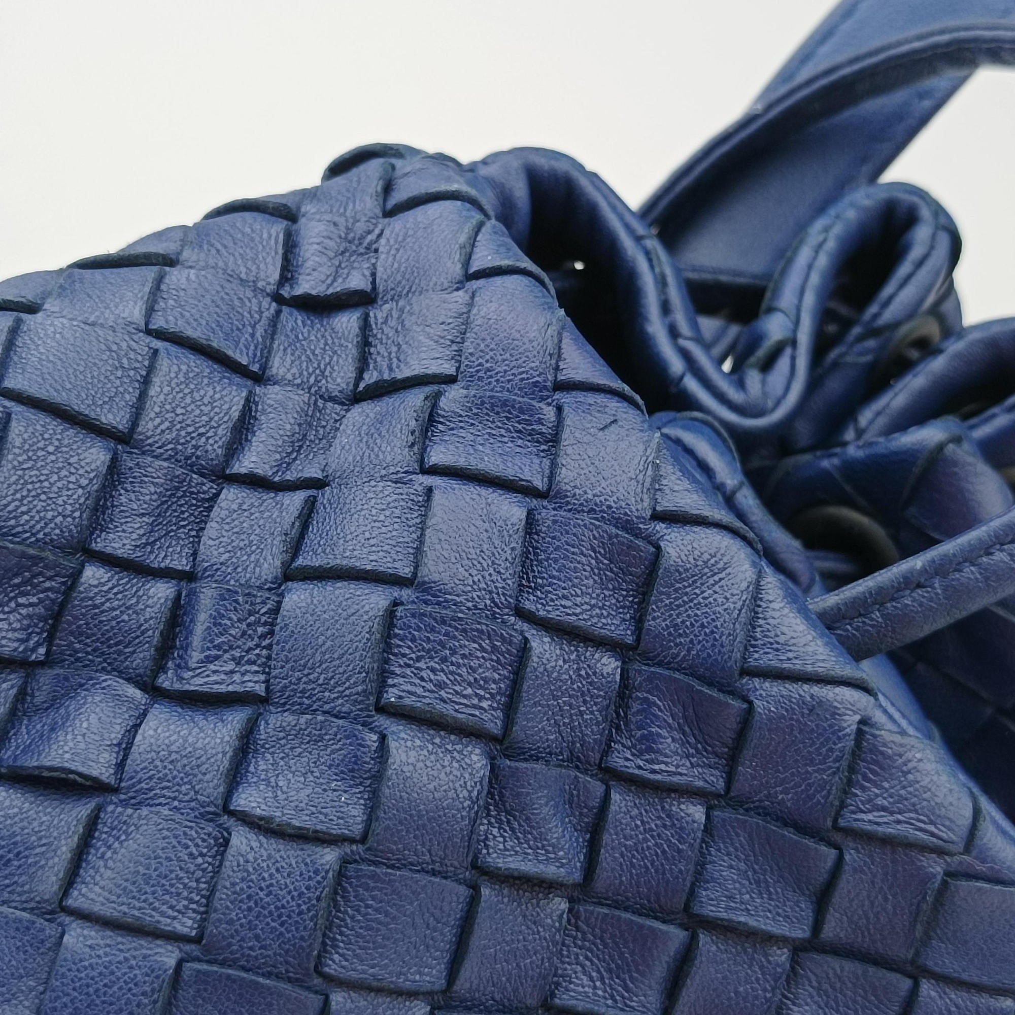 Pre-owned Bottega Veneta Intrecciato Navy lambskin  shoulderbag | stylenewstar