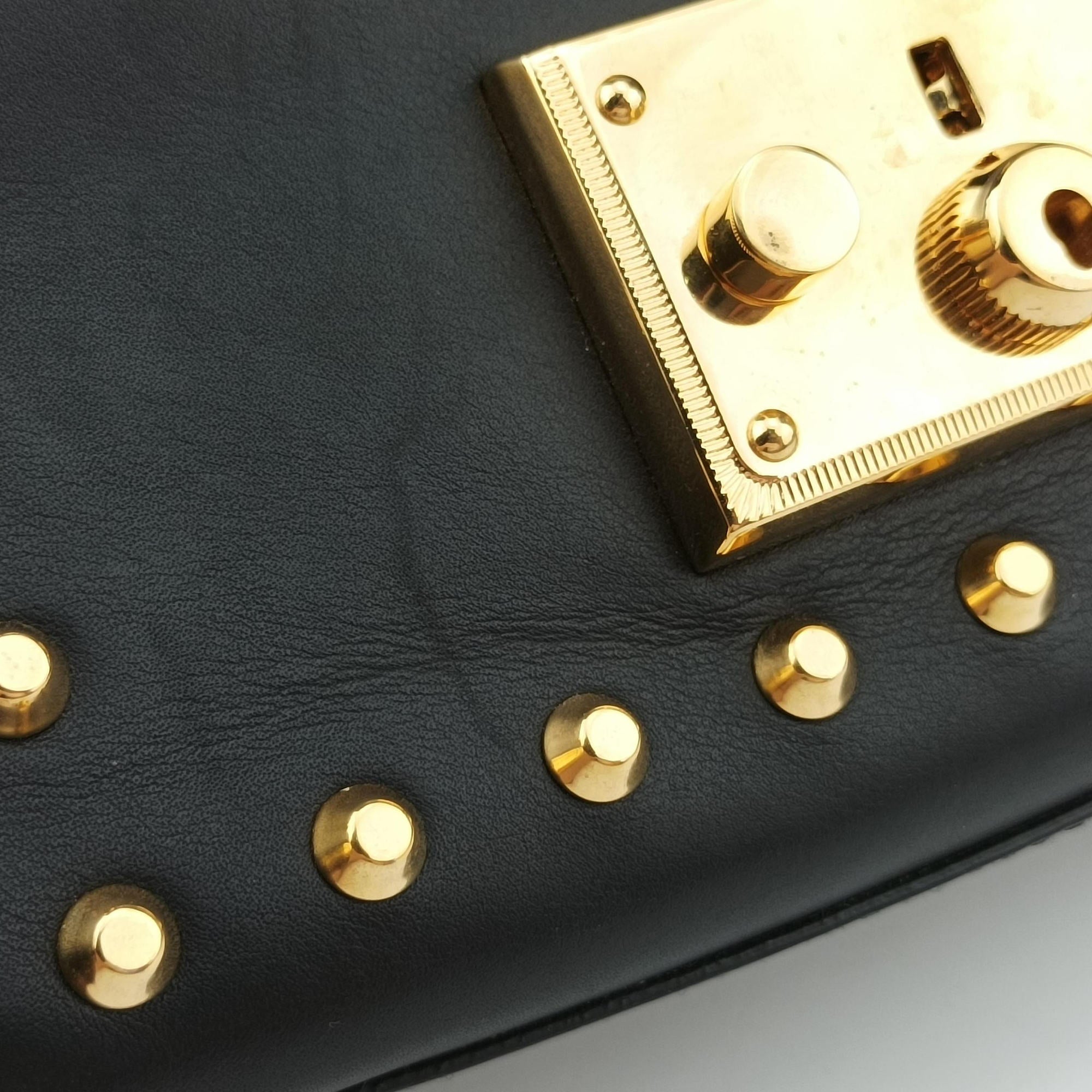 Secondhand Gucci Padlock Black Leather 432182 shoulderbag | stylenewstar
