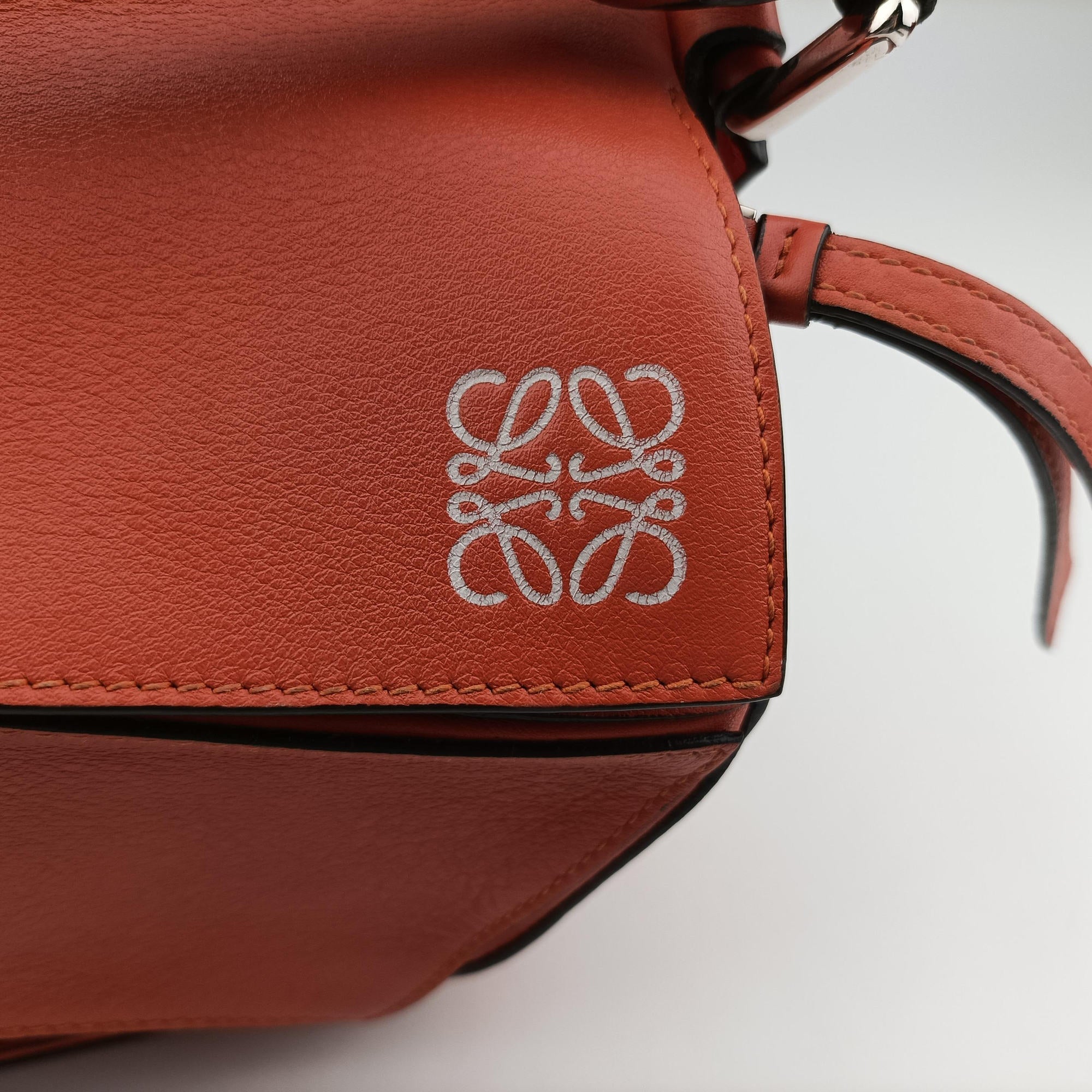Pre-owned Loewe Puzzle Bag Medium Orange Leather  shoulderbag | stylenewstar