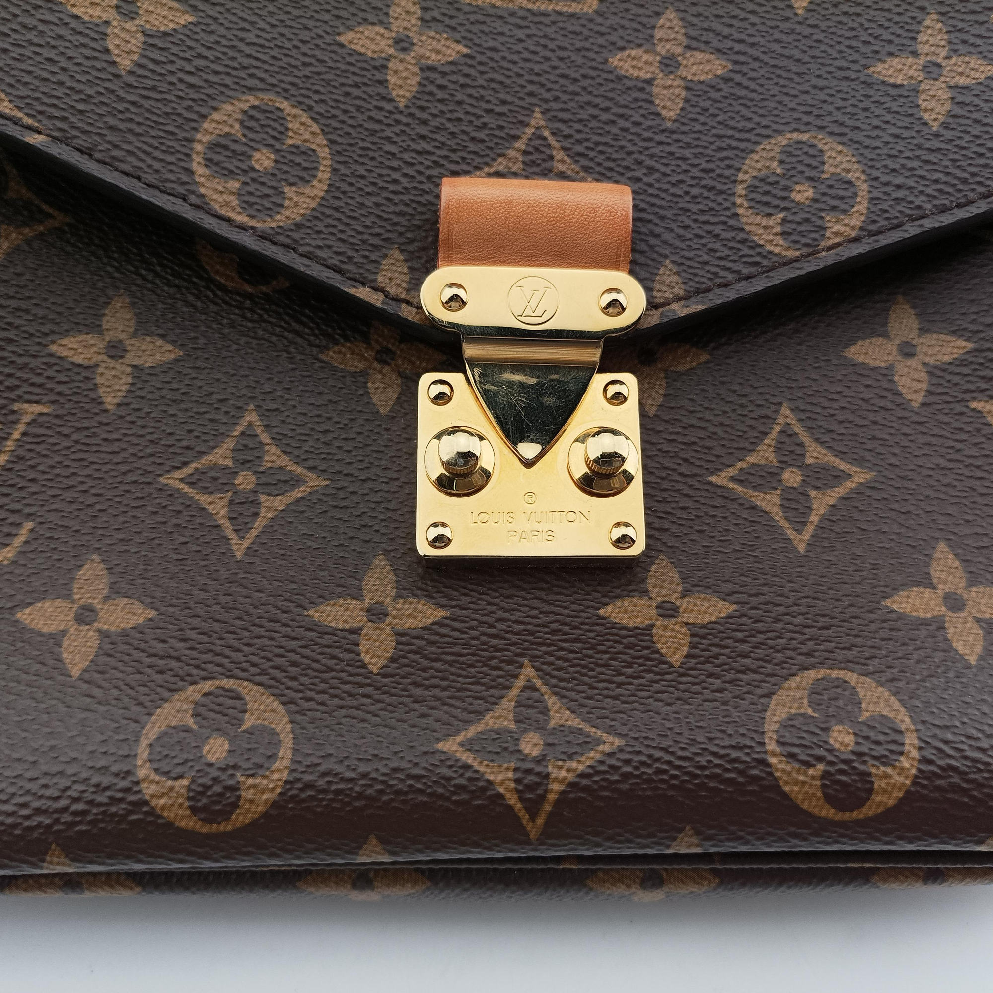 Secondhand Louis Vuitton Pochette Metis MM Brown Monogram Canvas M44875 shoulderbag | stylenewstar