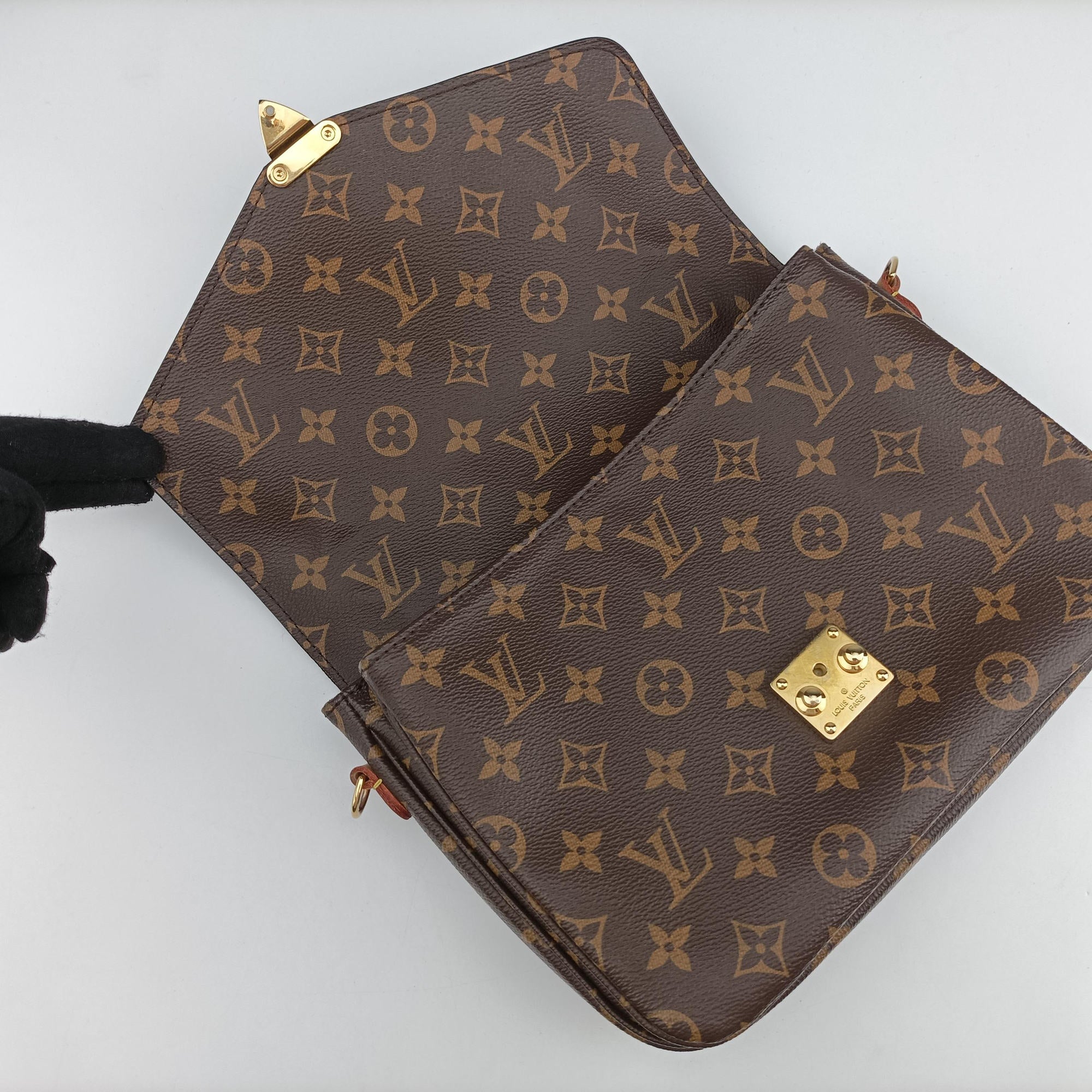 Secondhand Louis Vuitton Pochette Metis MM Brown Monogram Canvas M44875 shoulderbag | stylenewstar