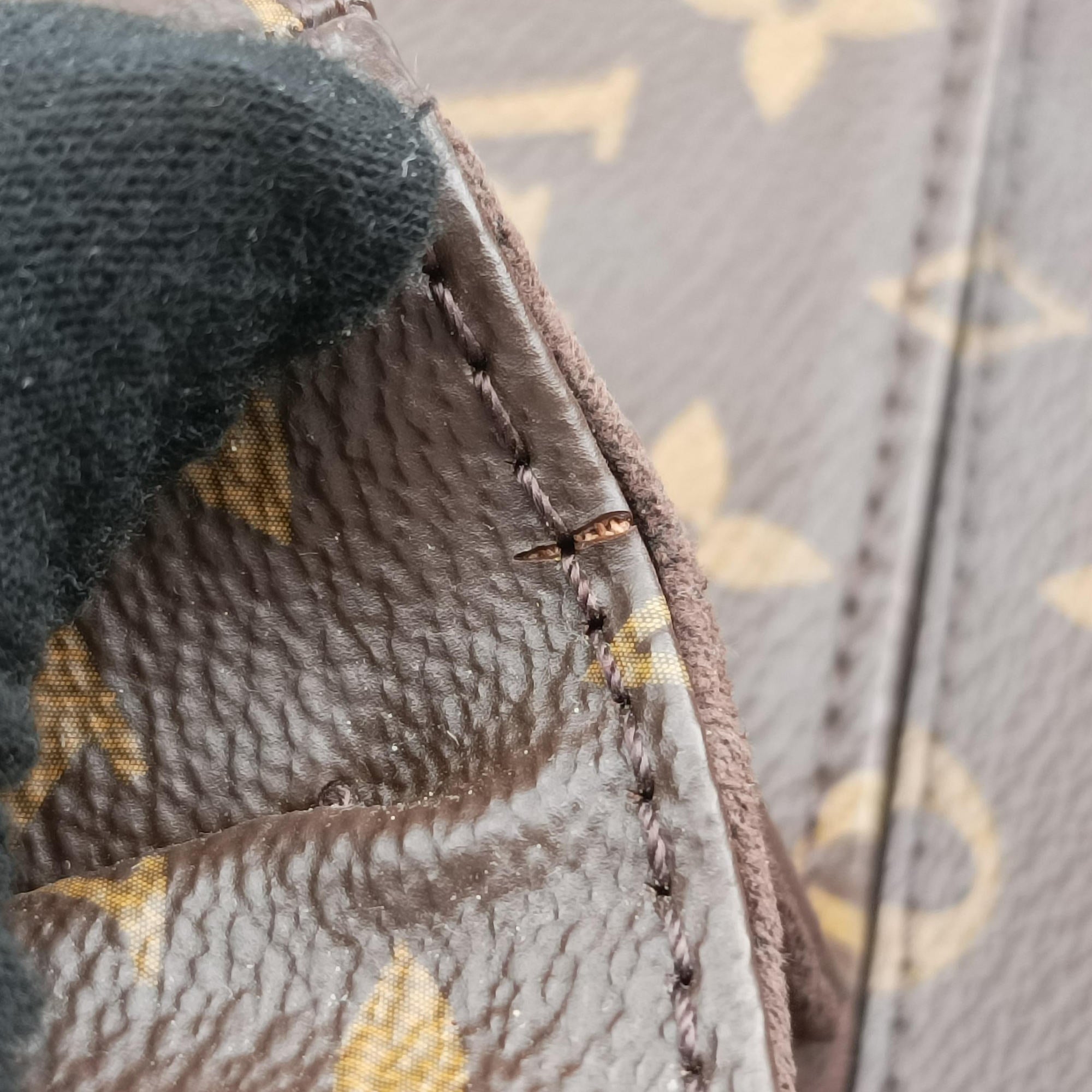 Secondhand Louis Vuitton Pochette Metis MM Brown Monogram Canvas M44875 shoulderbag | stylenewstar