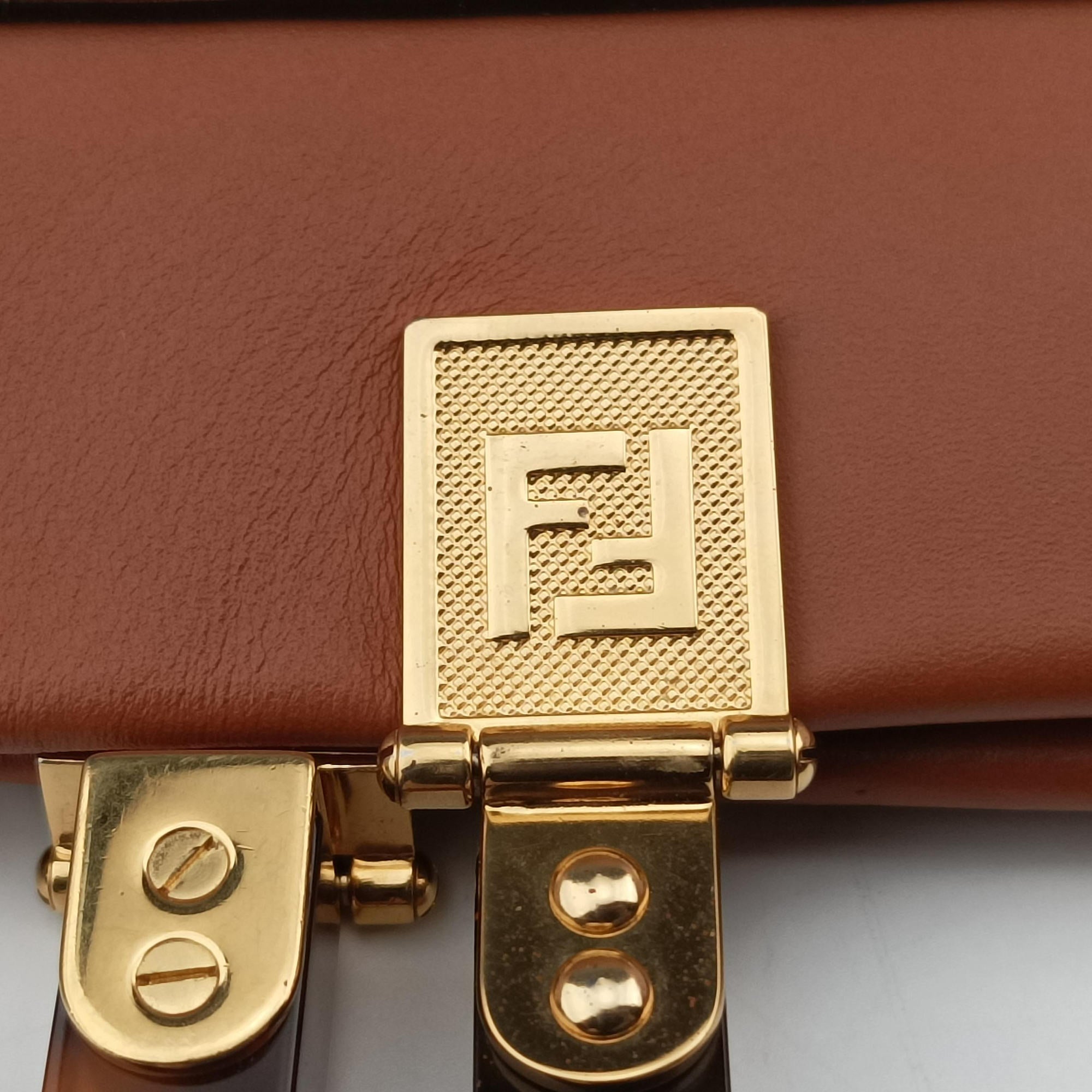 Vintage Fendi Sunshine Brown Leather 8BH372 handbag | stylenewstar