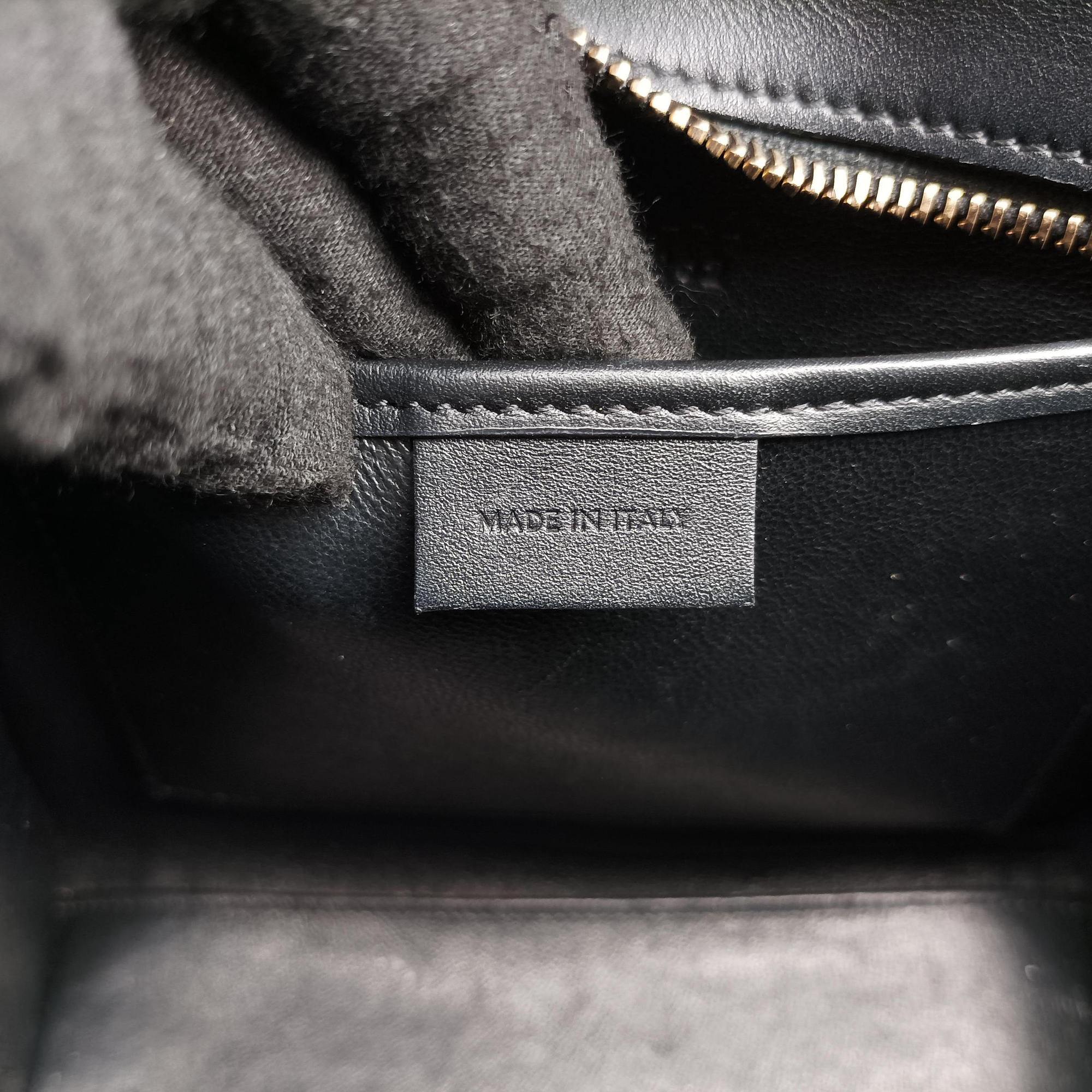 Pre-owned Celine luggage nano shopper Black Leather  shoulderbag | stylenewstar