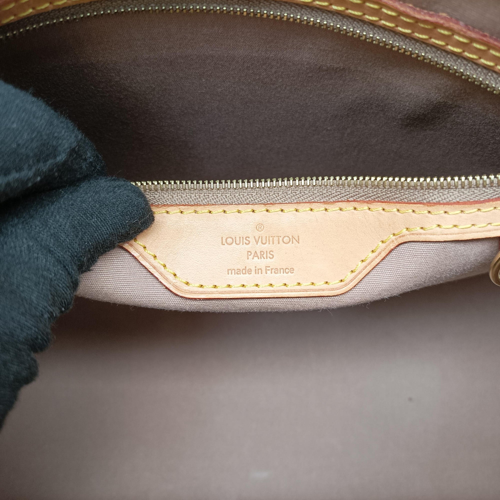 Secondhand Louis Vuitton Brea MM Beige Poodle Vernis M91755 shoulderbag | stylenewstar
